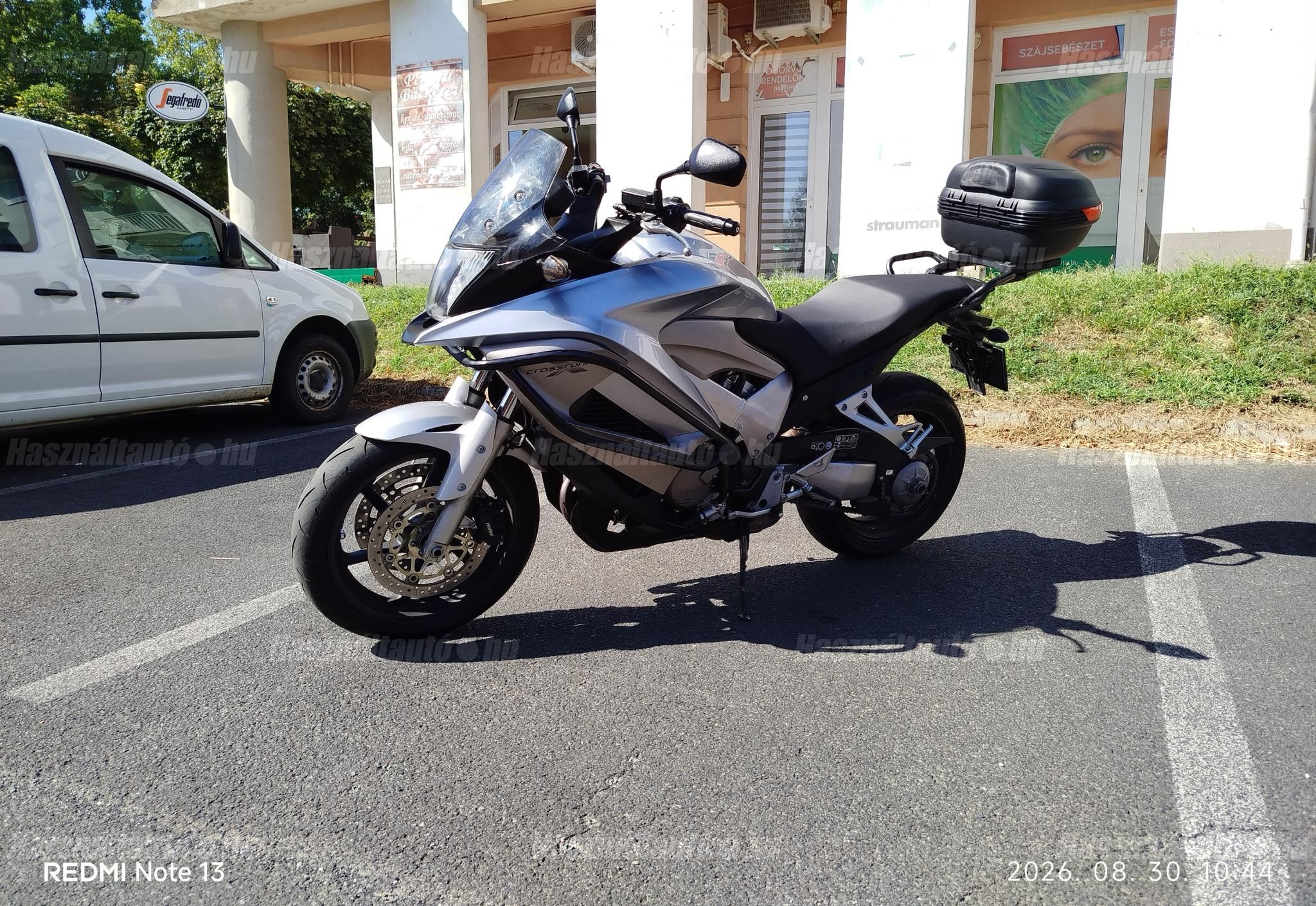 HONDA VFR 800 X 2011 - 1