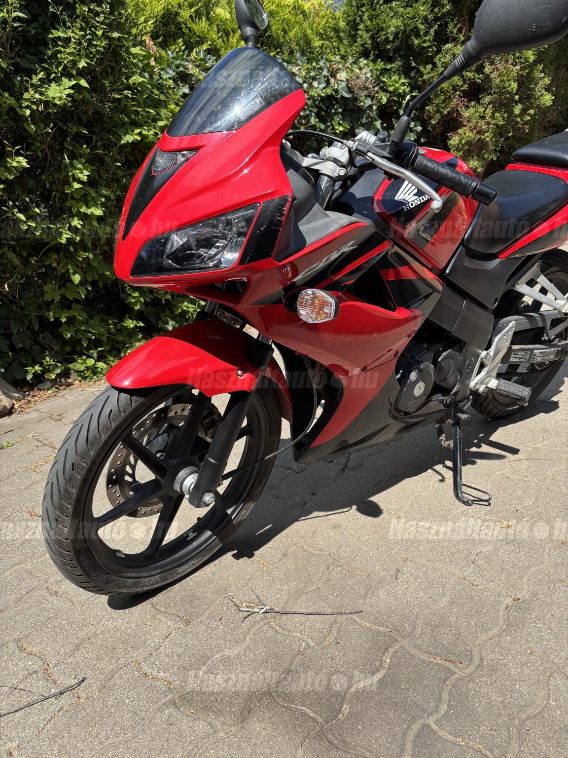 HONDA CBR 125 R 2008/9 - 1