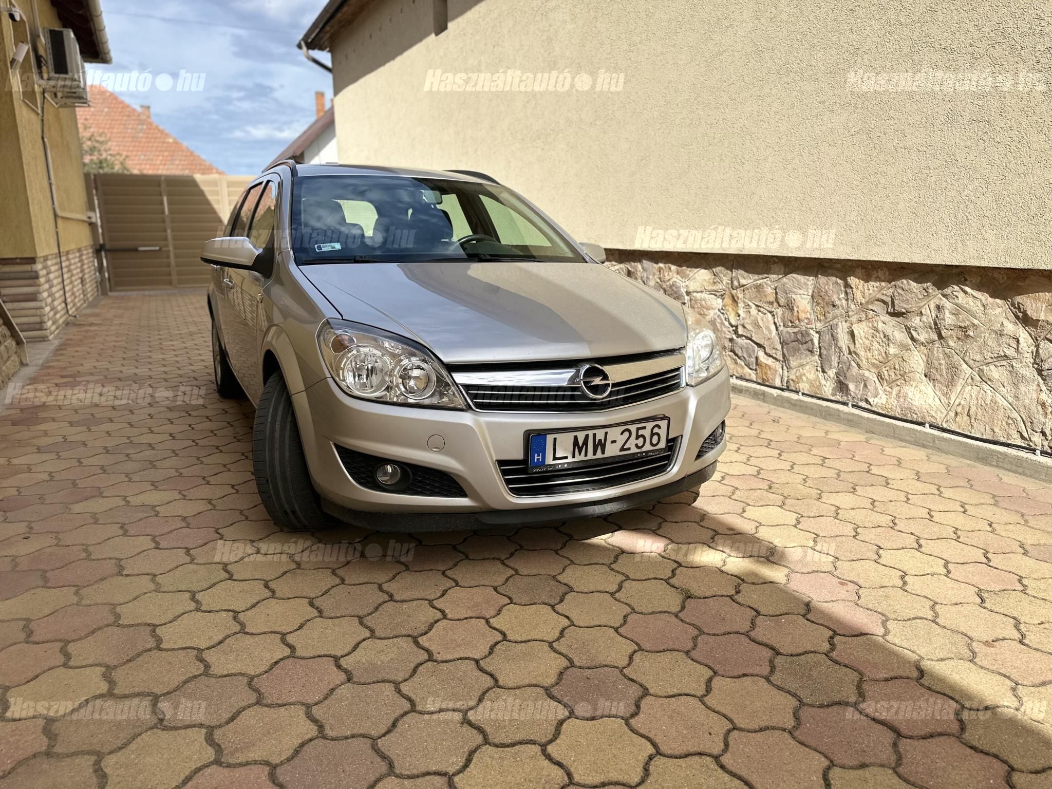 OPEL ASTRA H 2009 - 1