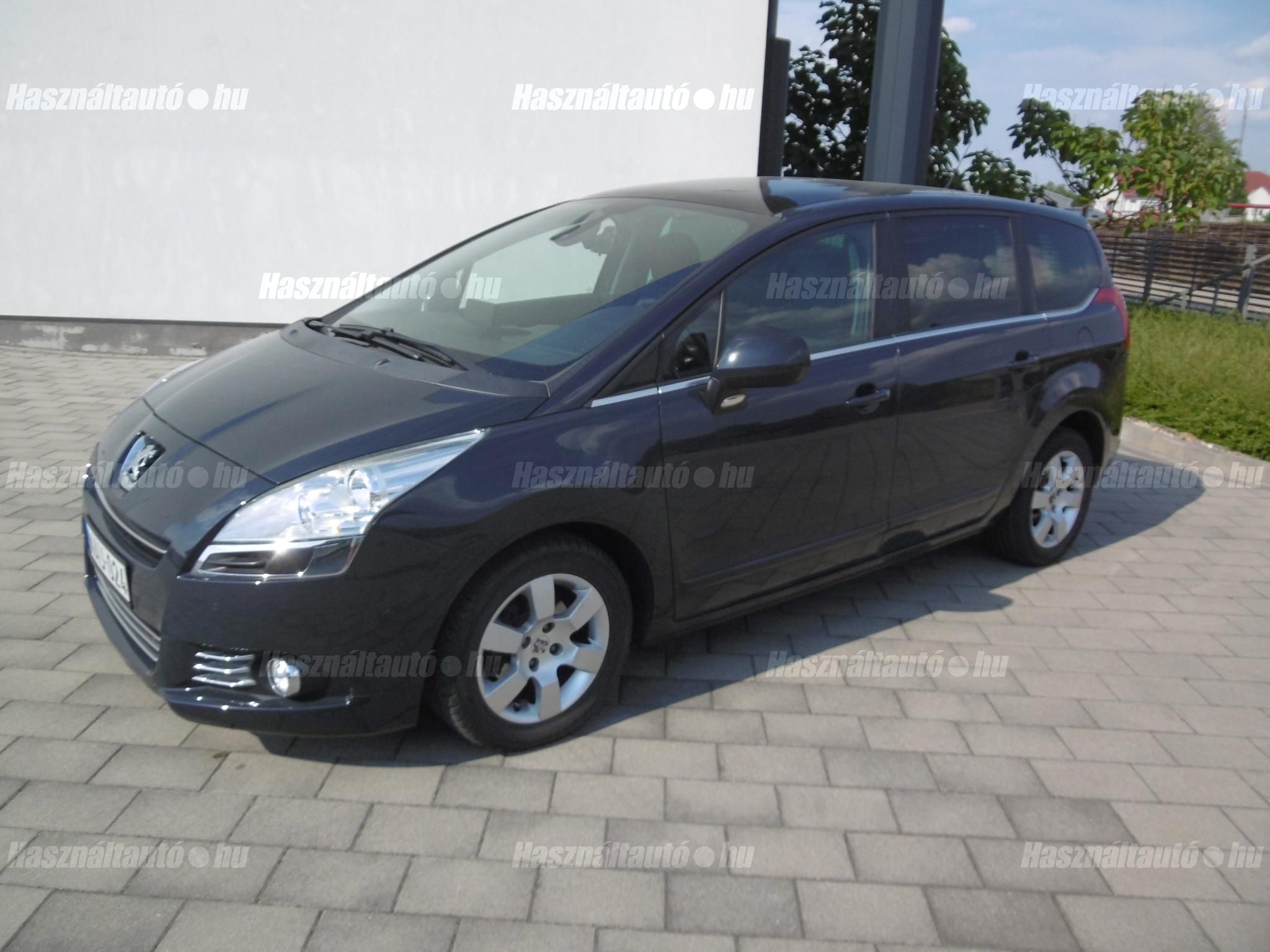 PEUGEOT 5008 2010/9 - 1