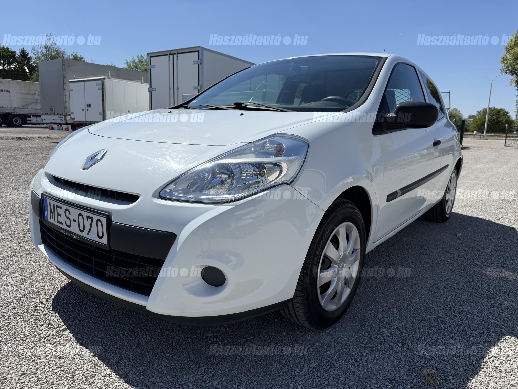 RENAULT CLIO 2012/8 - 1