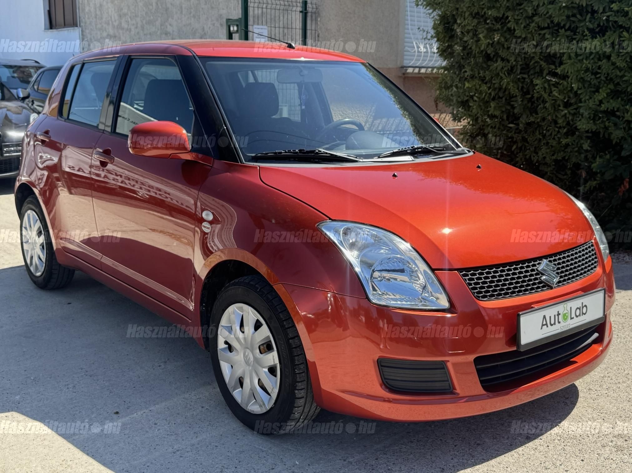 SUZUKI SWIFT 2010/3 - 1