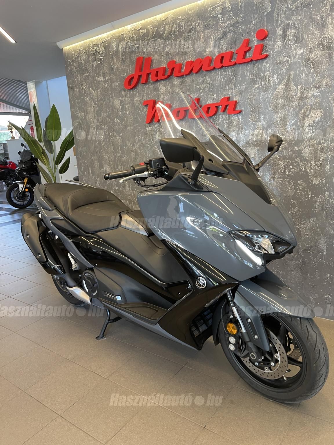 YAMAHA TMAX 2022/6 - 1
