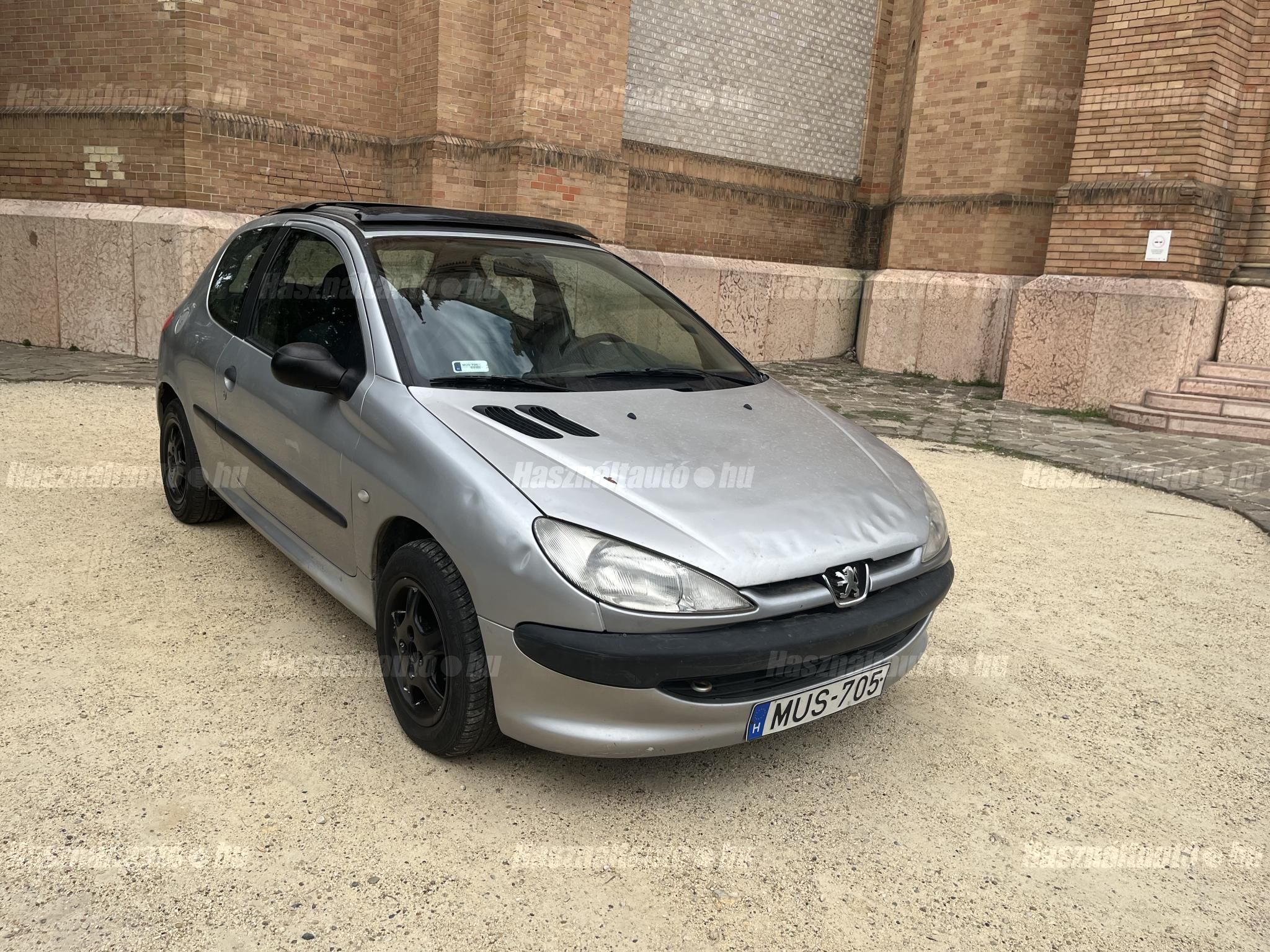 PEUGEOT 206 2000/8 - 1