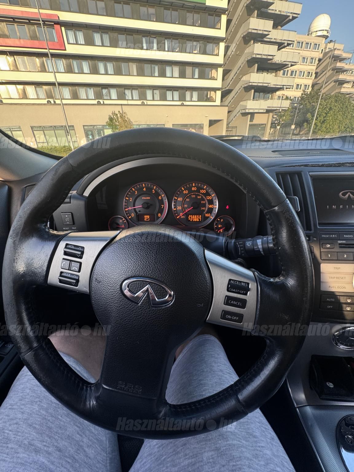 INFINITI FX 2006/9 - 1
