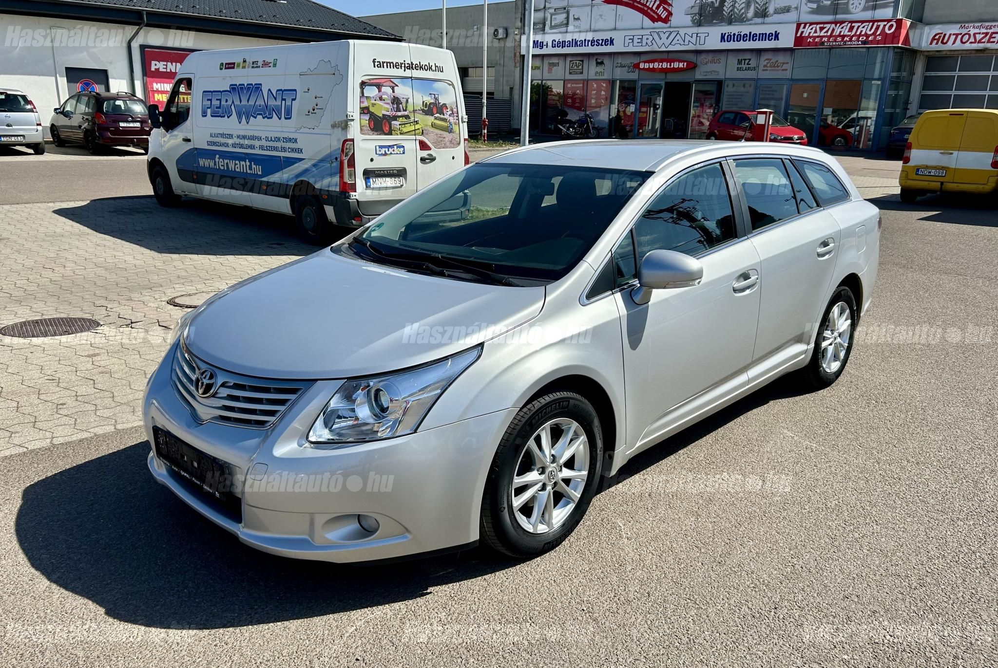TOYOTA AVENSIS 2010/6 - 1