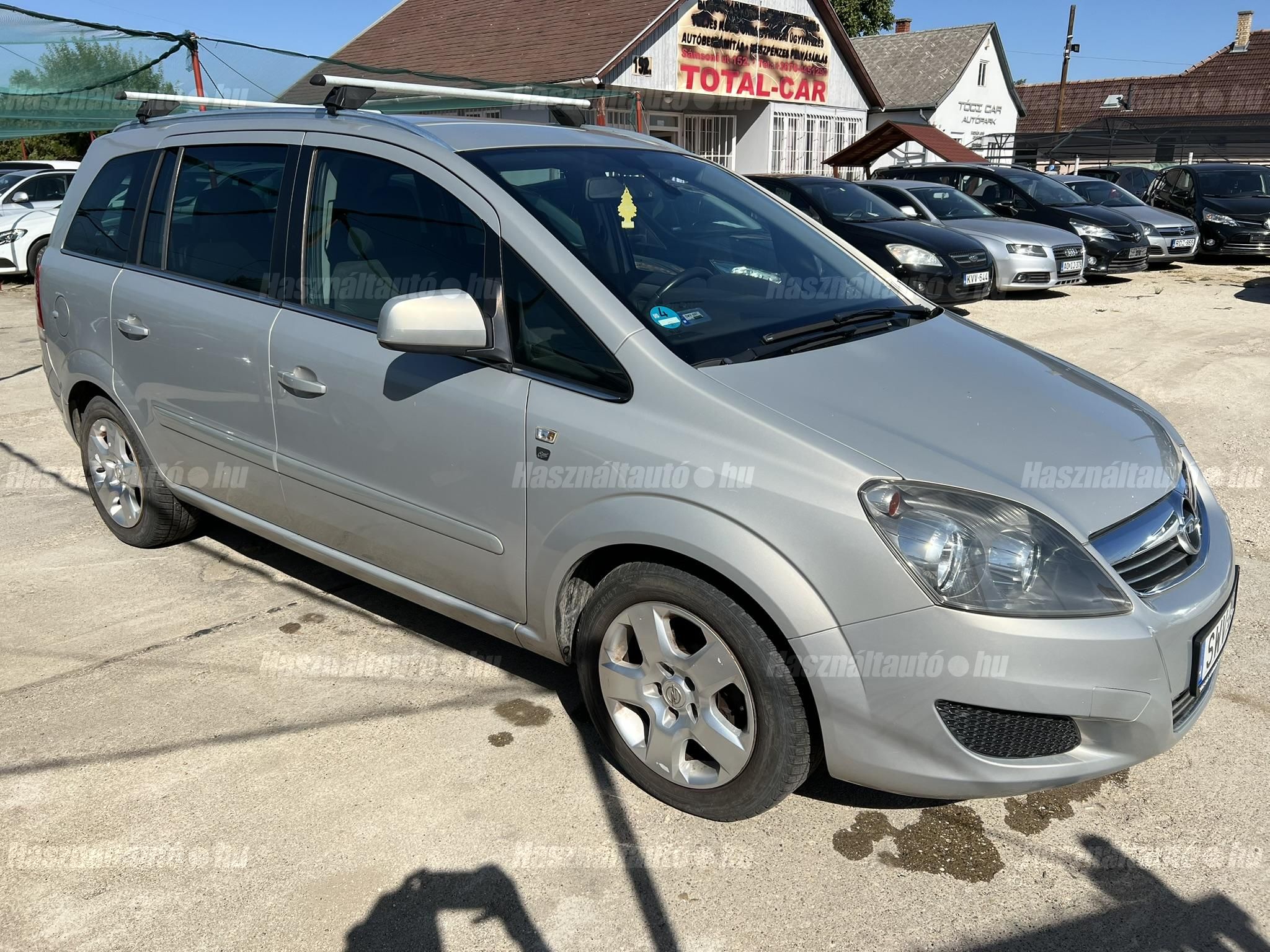 OPEL ZAFIRA B 2010/4 - 1