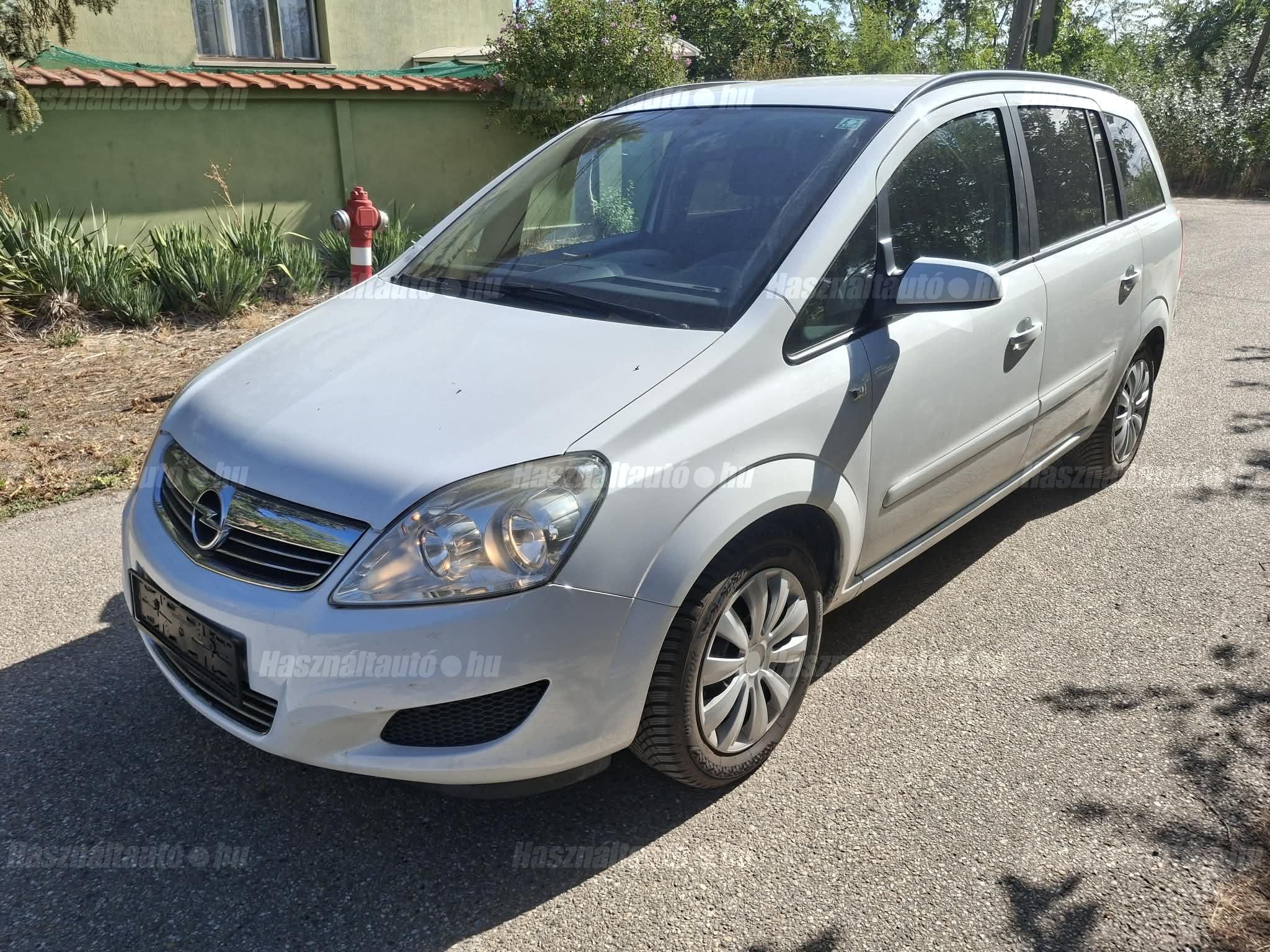 OPEL ZAFIRA B 2009 - 1