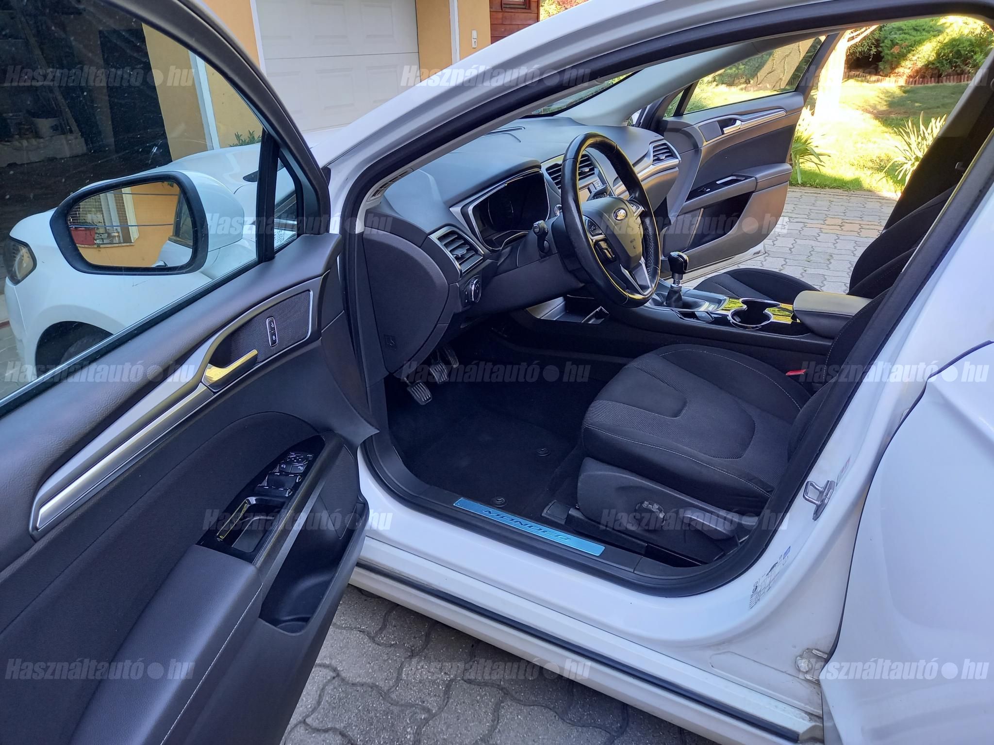 FORD MONDEO 2015/6 - 1