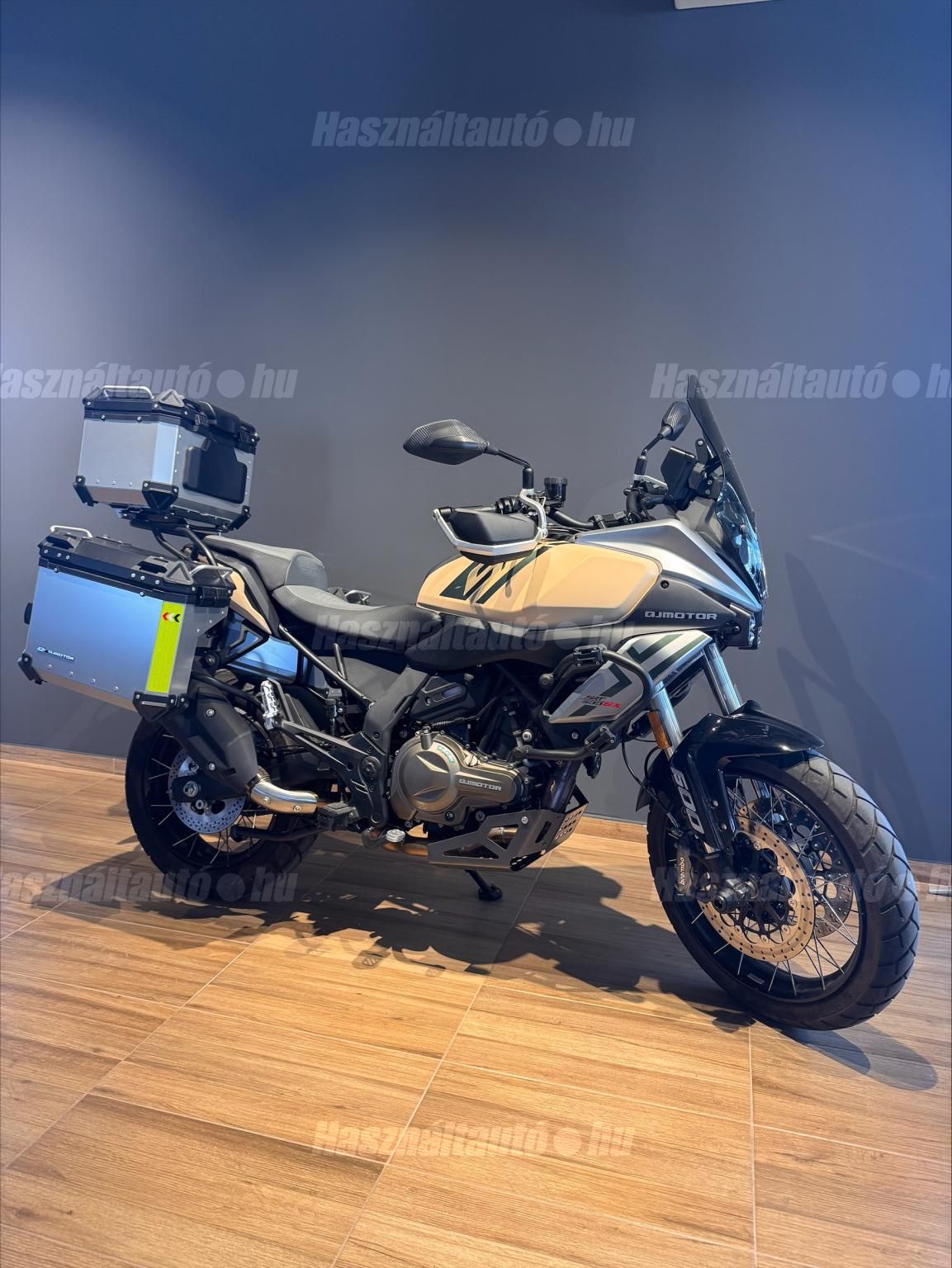 QJMOTOR SRT 600 SX 2025/10 - 1