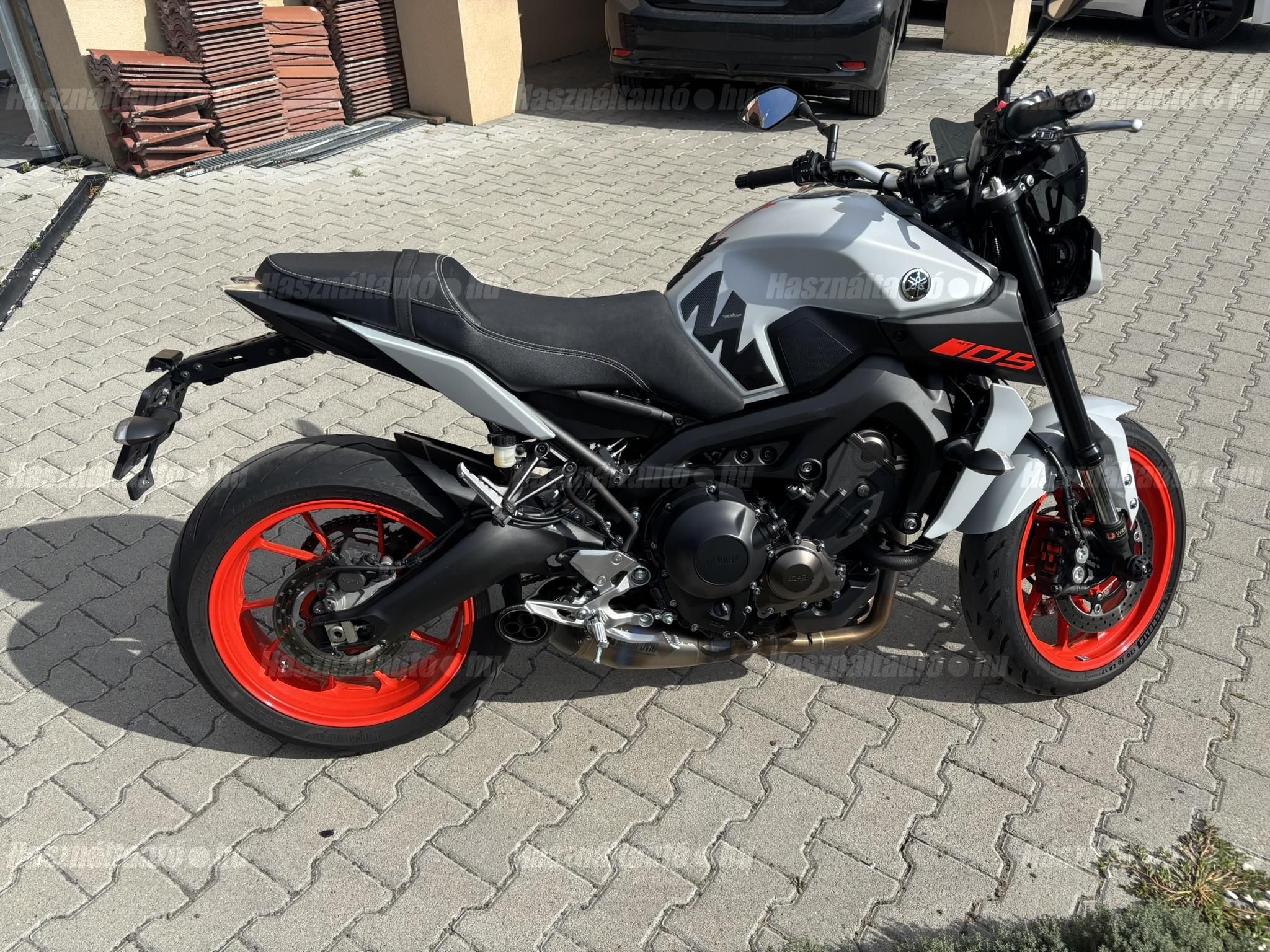 YAMAHA MT-09 2020/8 - 1
