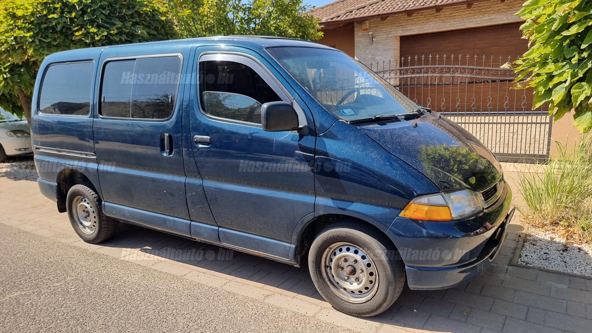 TOYOTA HIACE 2003/3 - 1