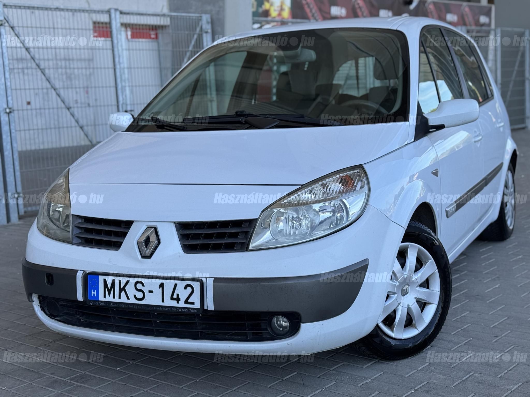 RENAULT SCENIC 2004 - 1