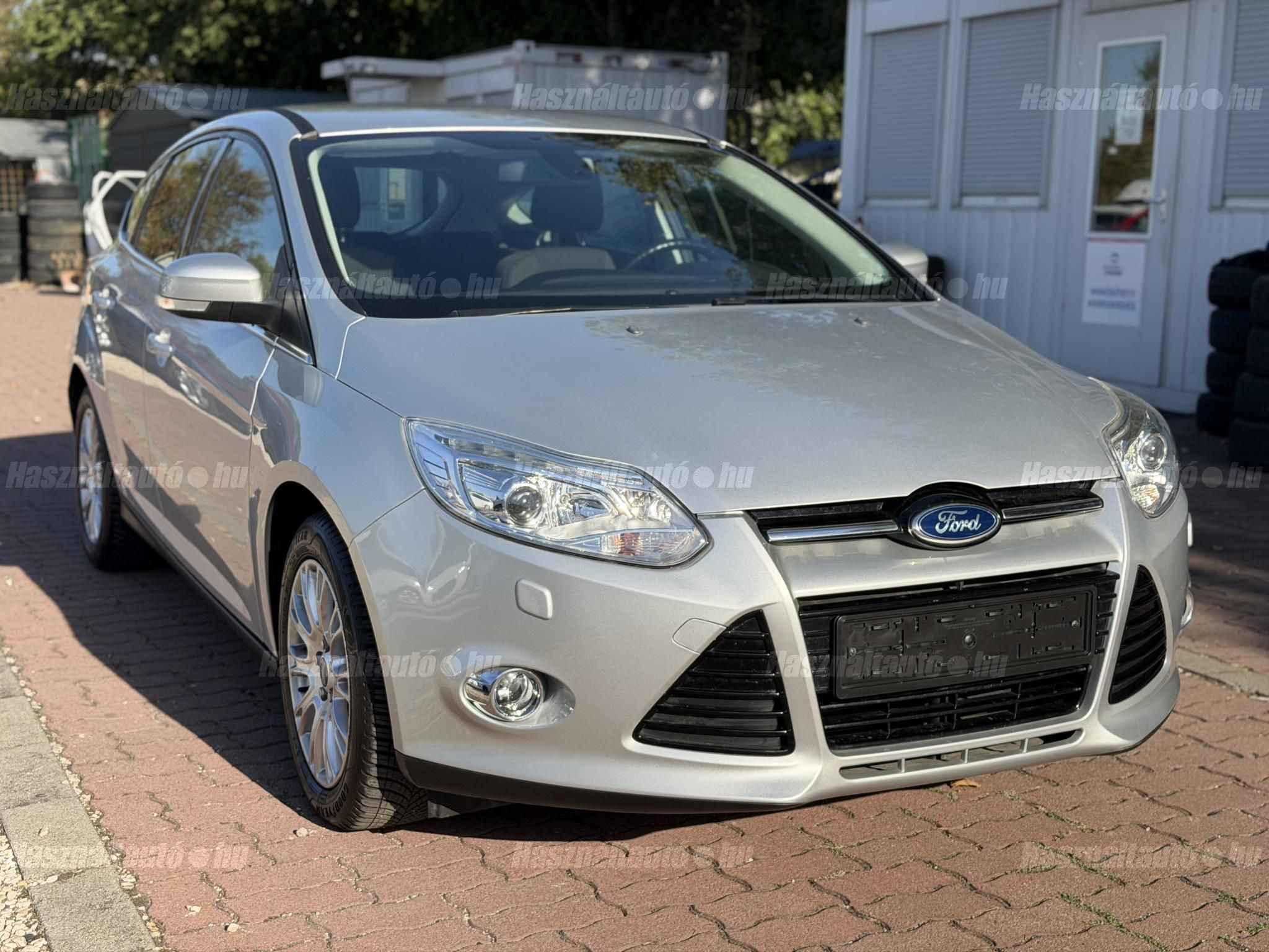 FORD FOCUS 2011/12 - 1