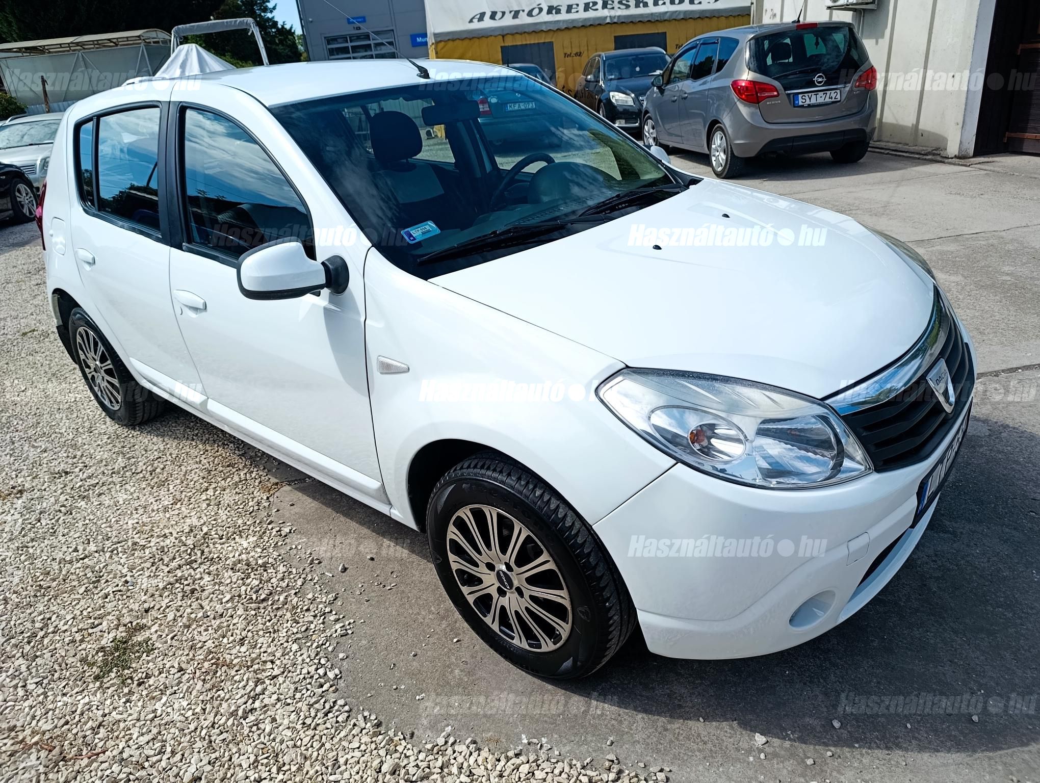DACIA SANDERO 2010/10 - 1