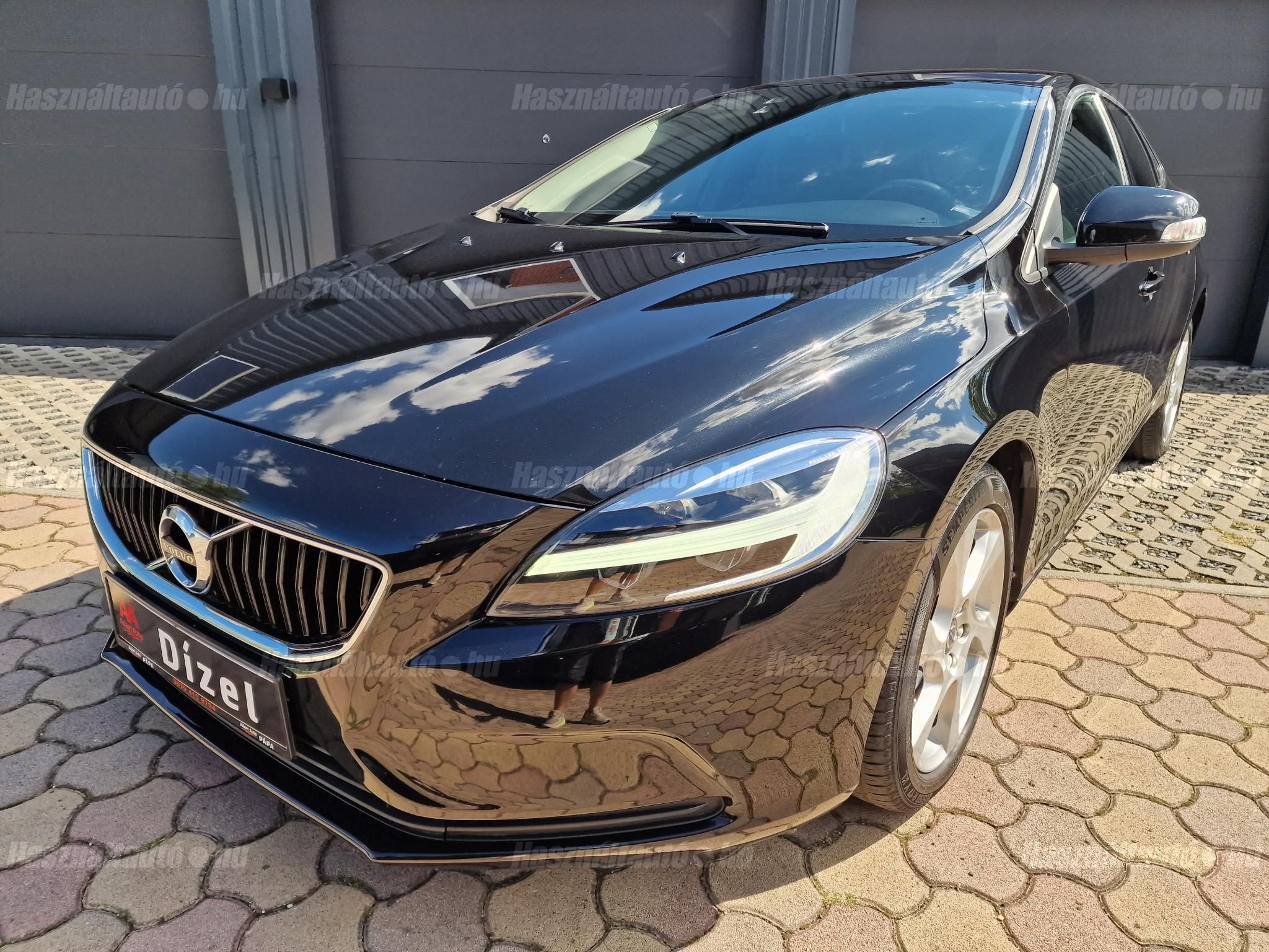 VOLVO V40 2018/7 - 1