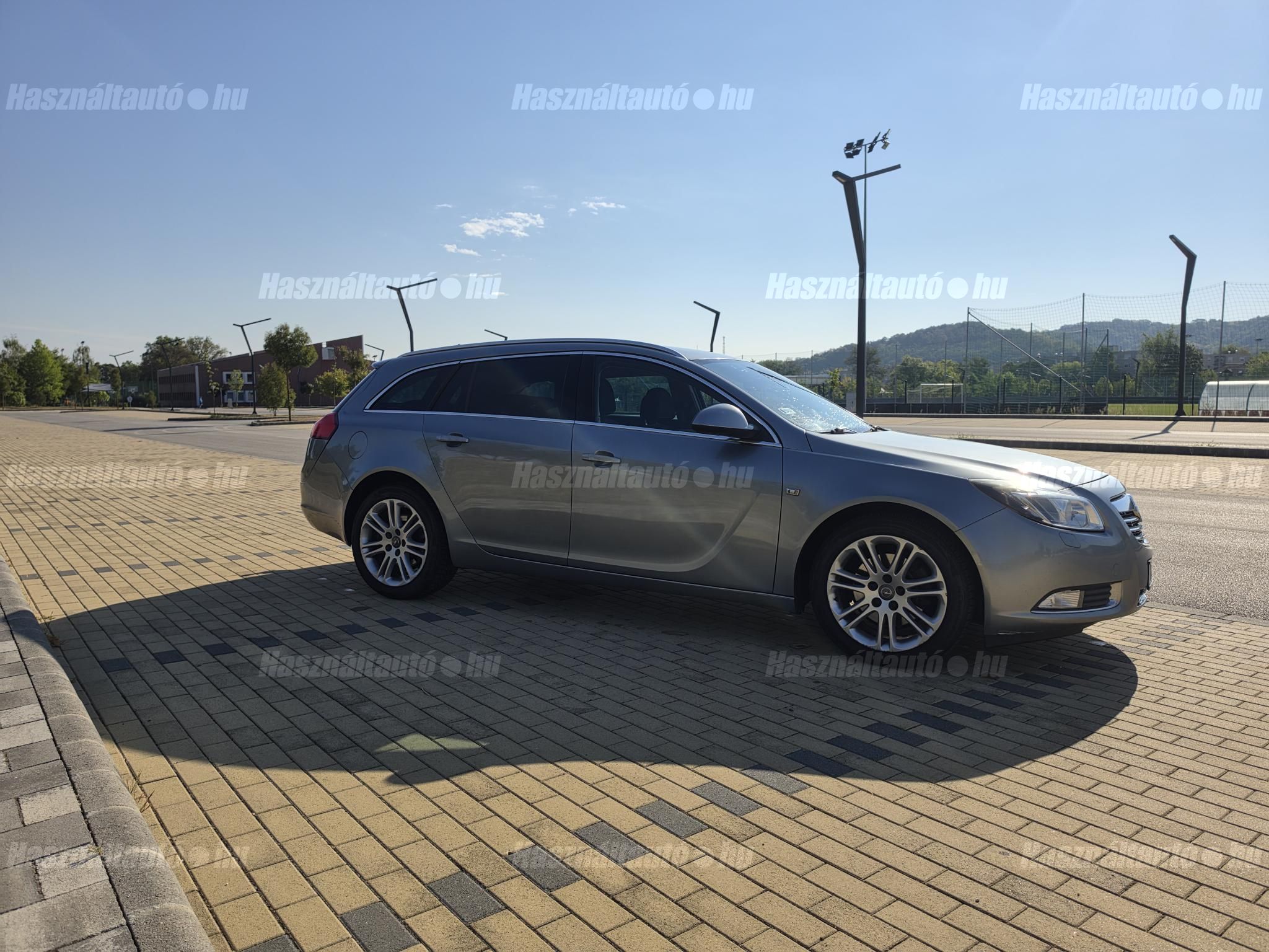 OPEL INSIGNIA 2010 - 1