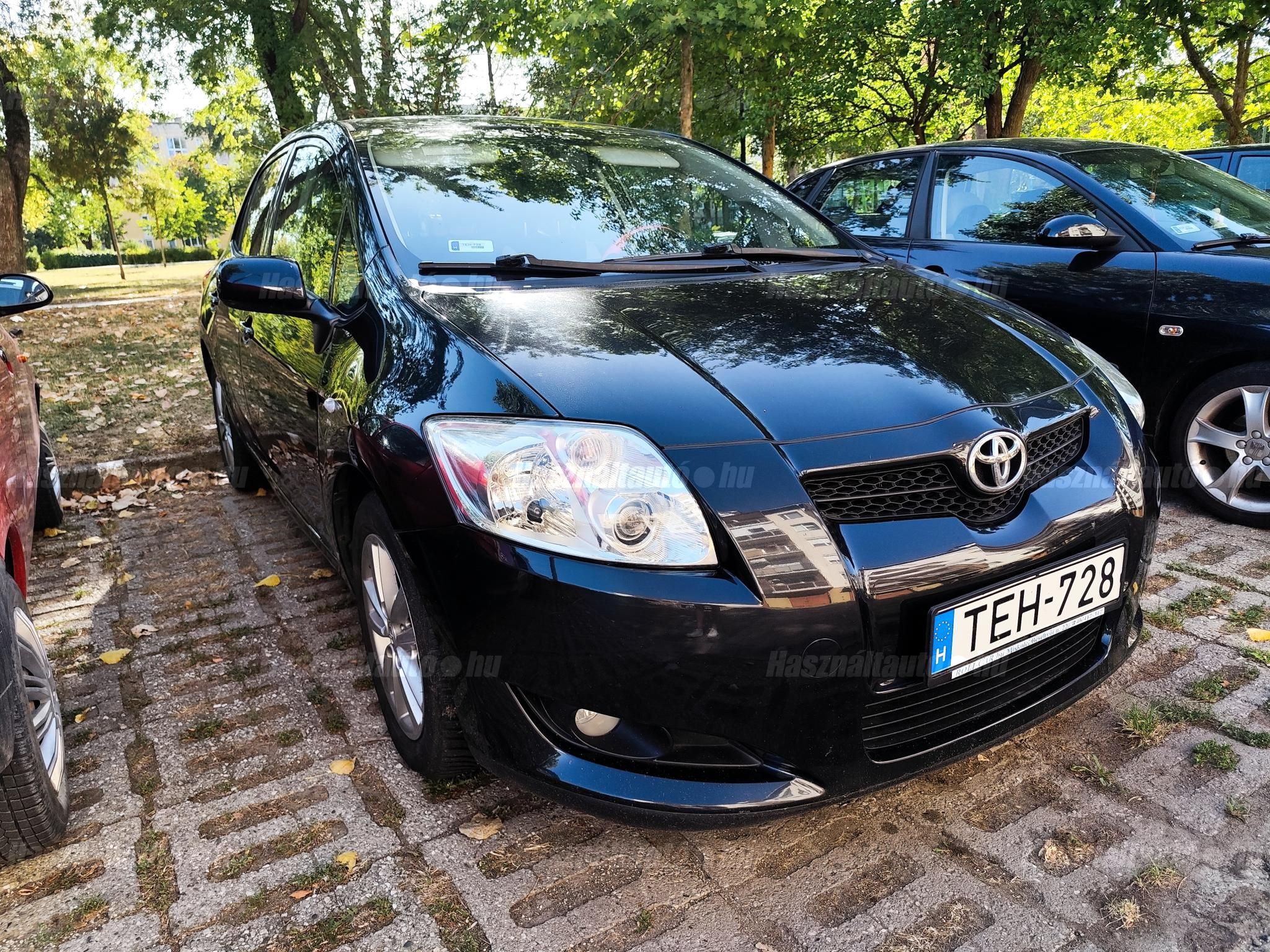 TOYOTA AURIS 2010/5 - 1
