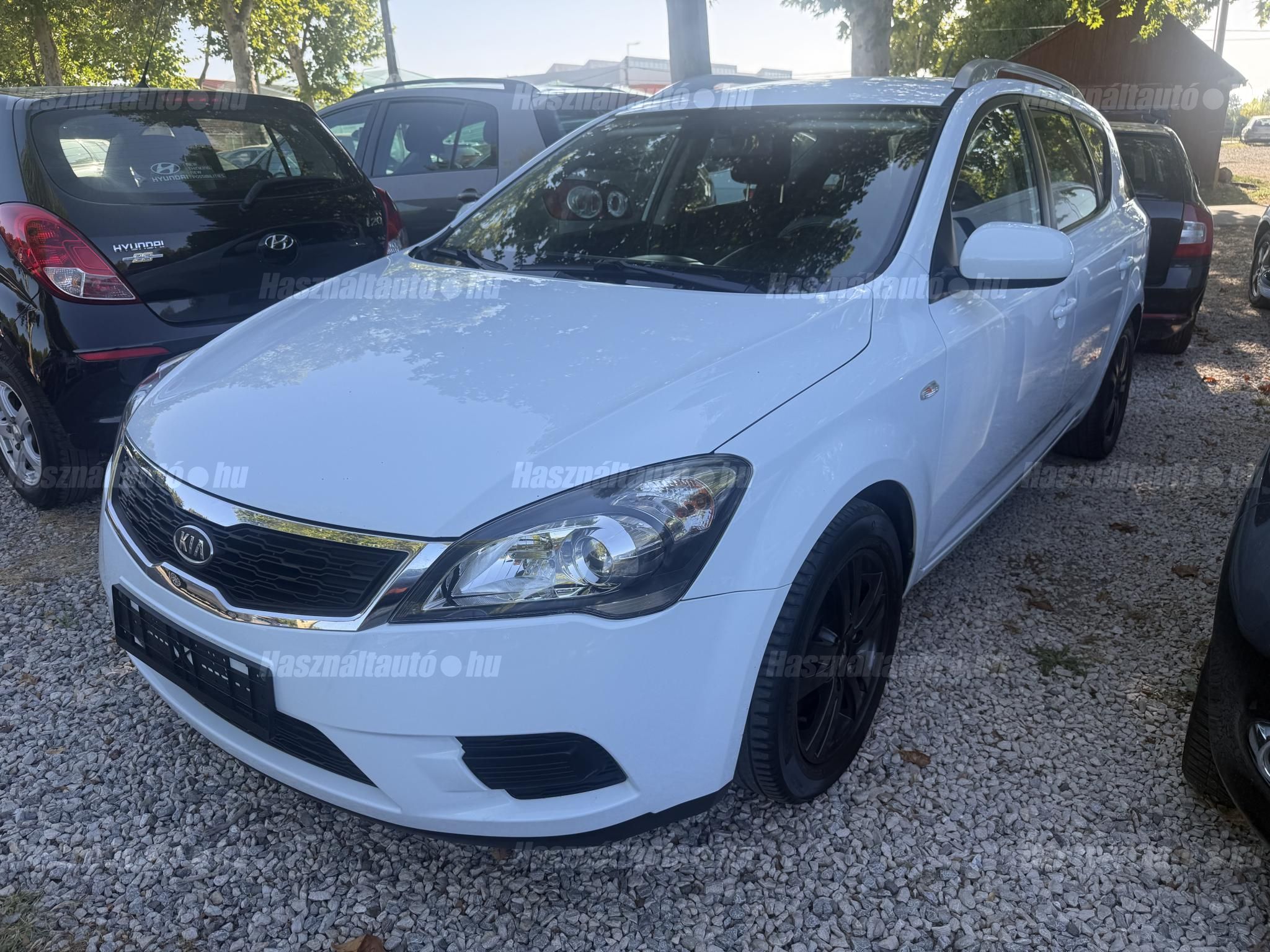 KIA CEE'D 2011/10 - 1