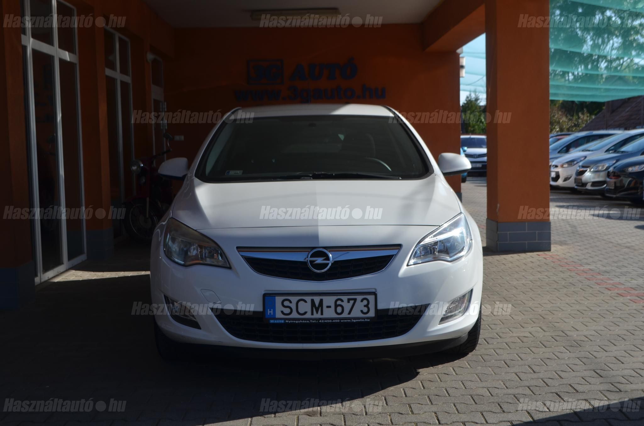 OPEL ASTRA J 2011/5 - 1