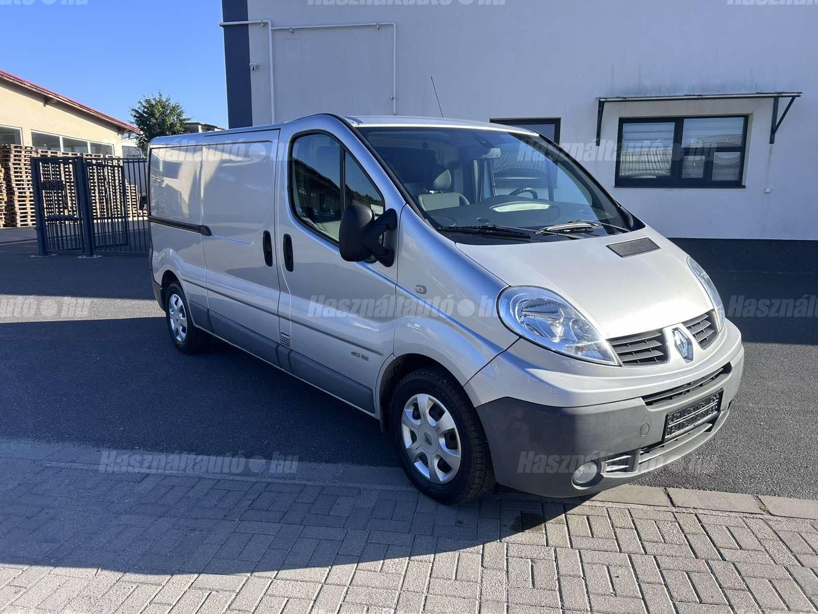 RENAULT TRAFIC 2014/11 - 1
