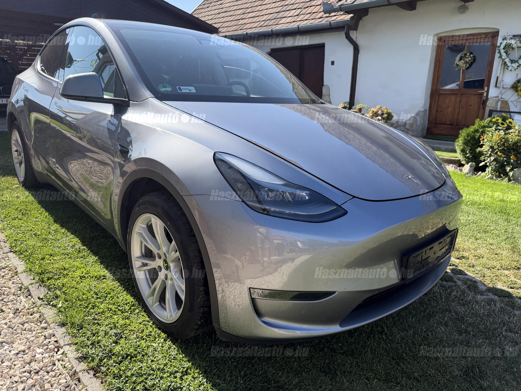 TESLA MODEL Y 2024/8 - 1
