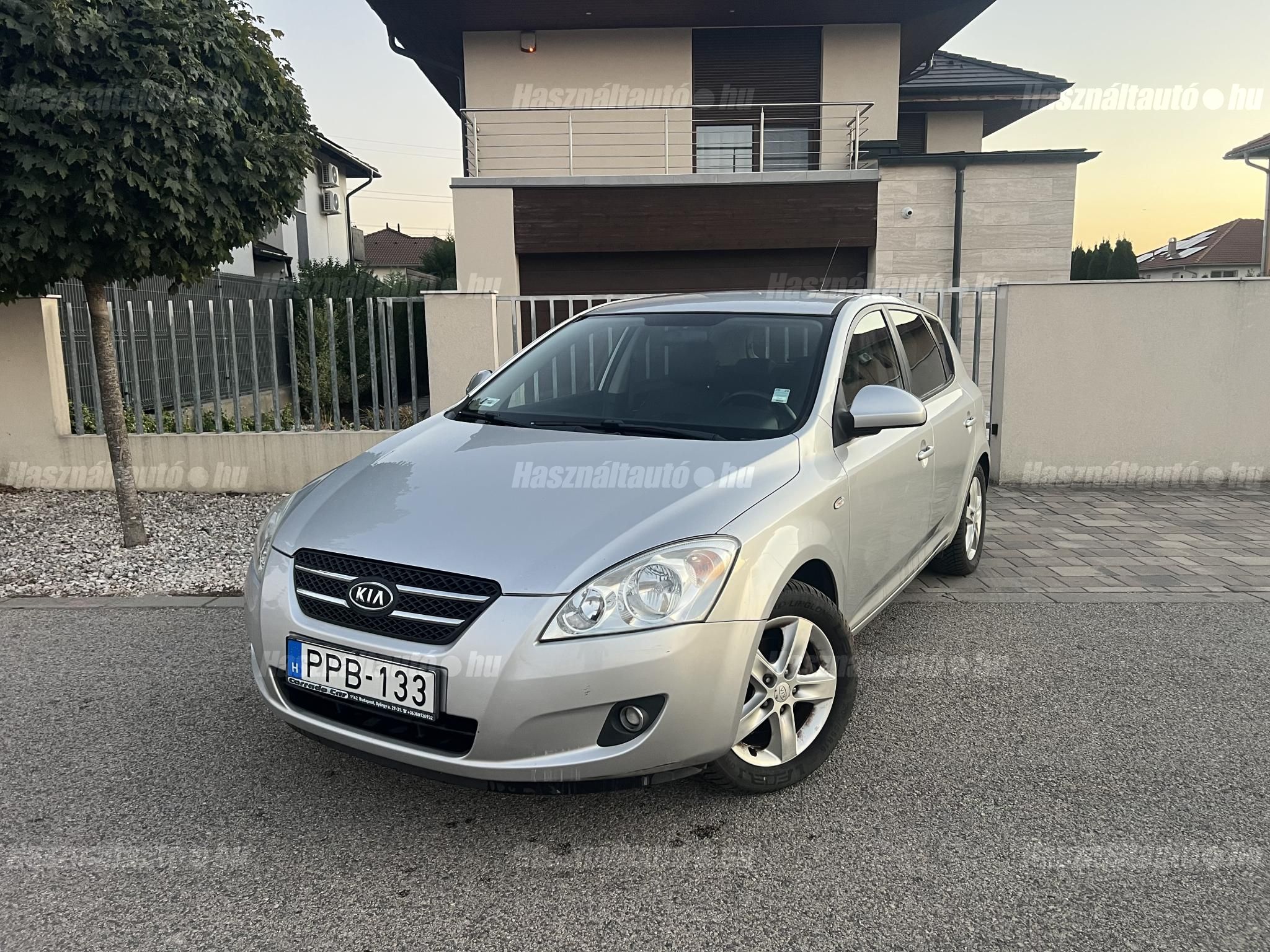KIA CEE'D 2010/1 - 1
