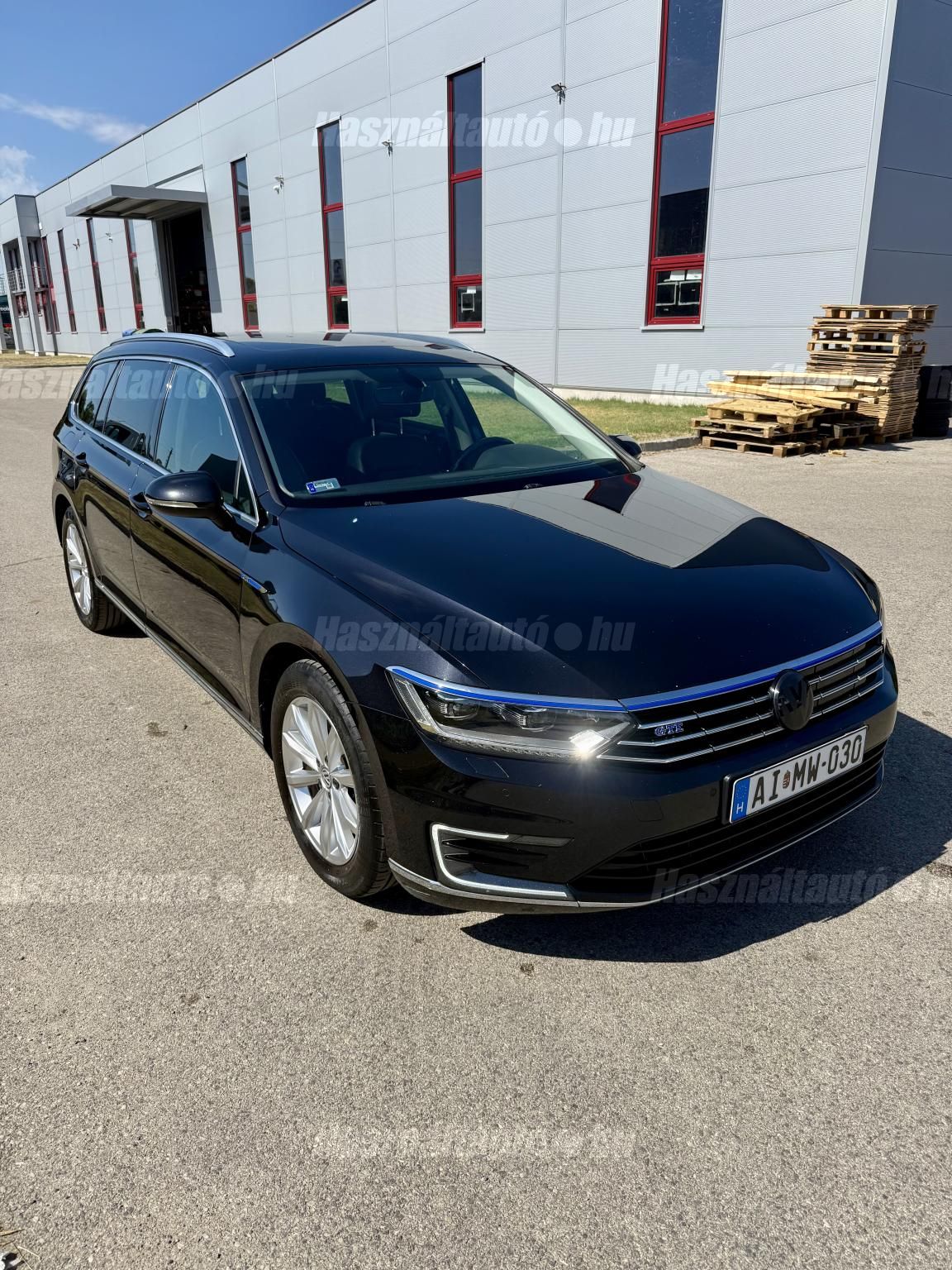VOLKSWAGEN PASSAT VIII 2016/12 - 1