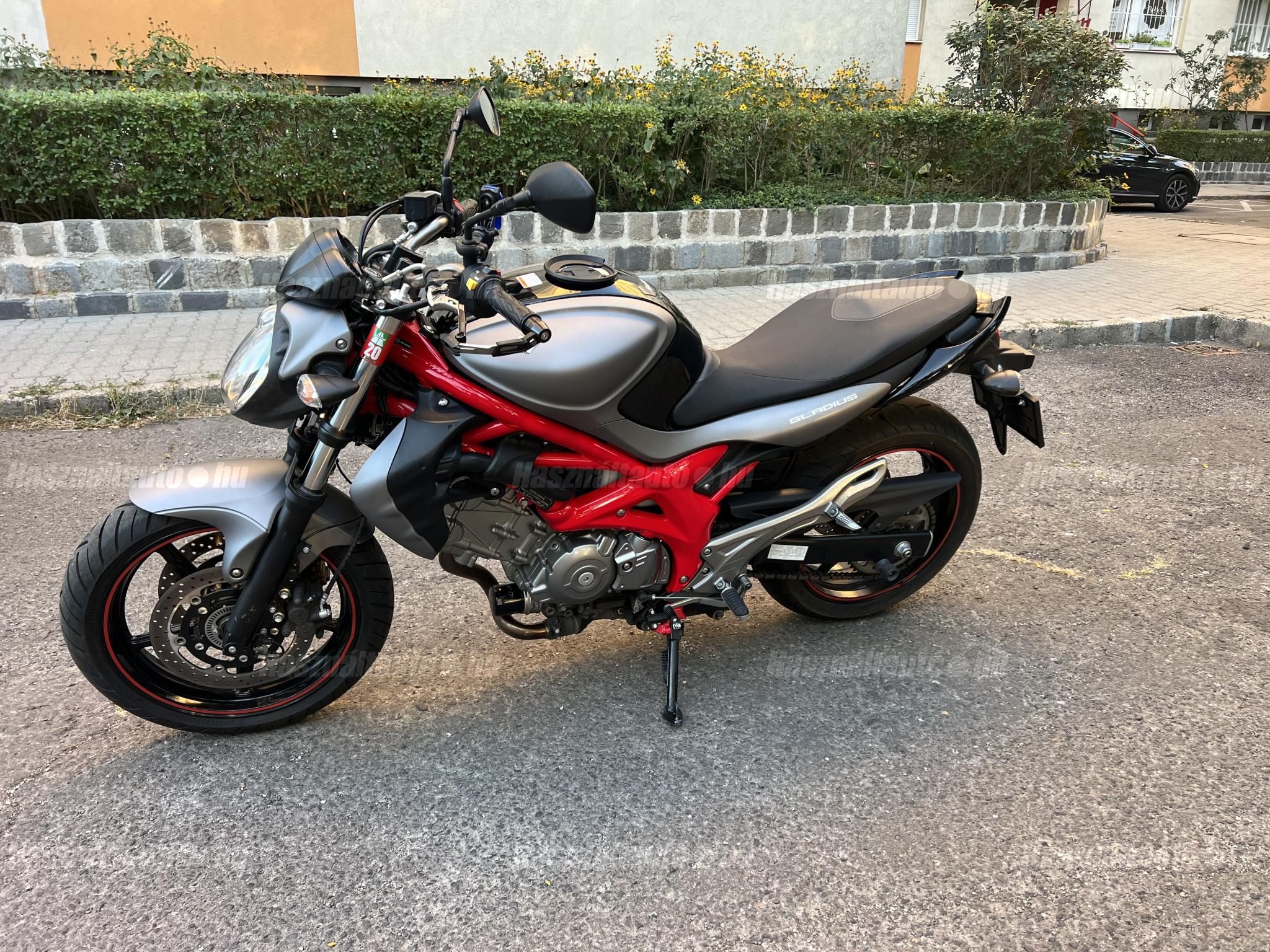 SUZUKI SFV 2016/4 - 1
