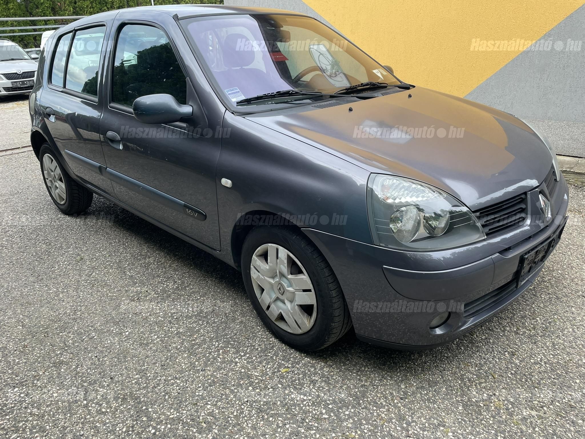 RENAULT CLIO 2005 - 1