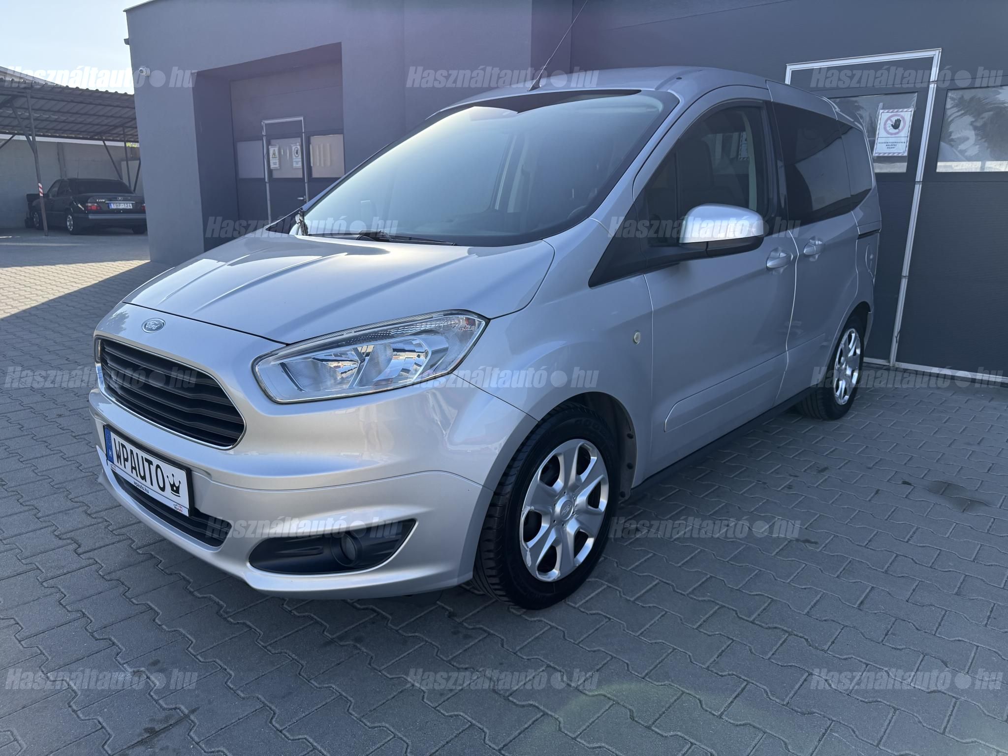 FORD TOURNEO 2015/8 - 1