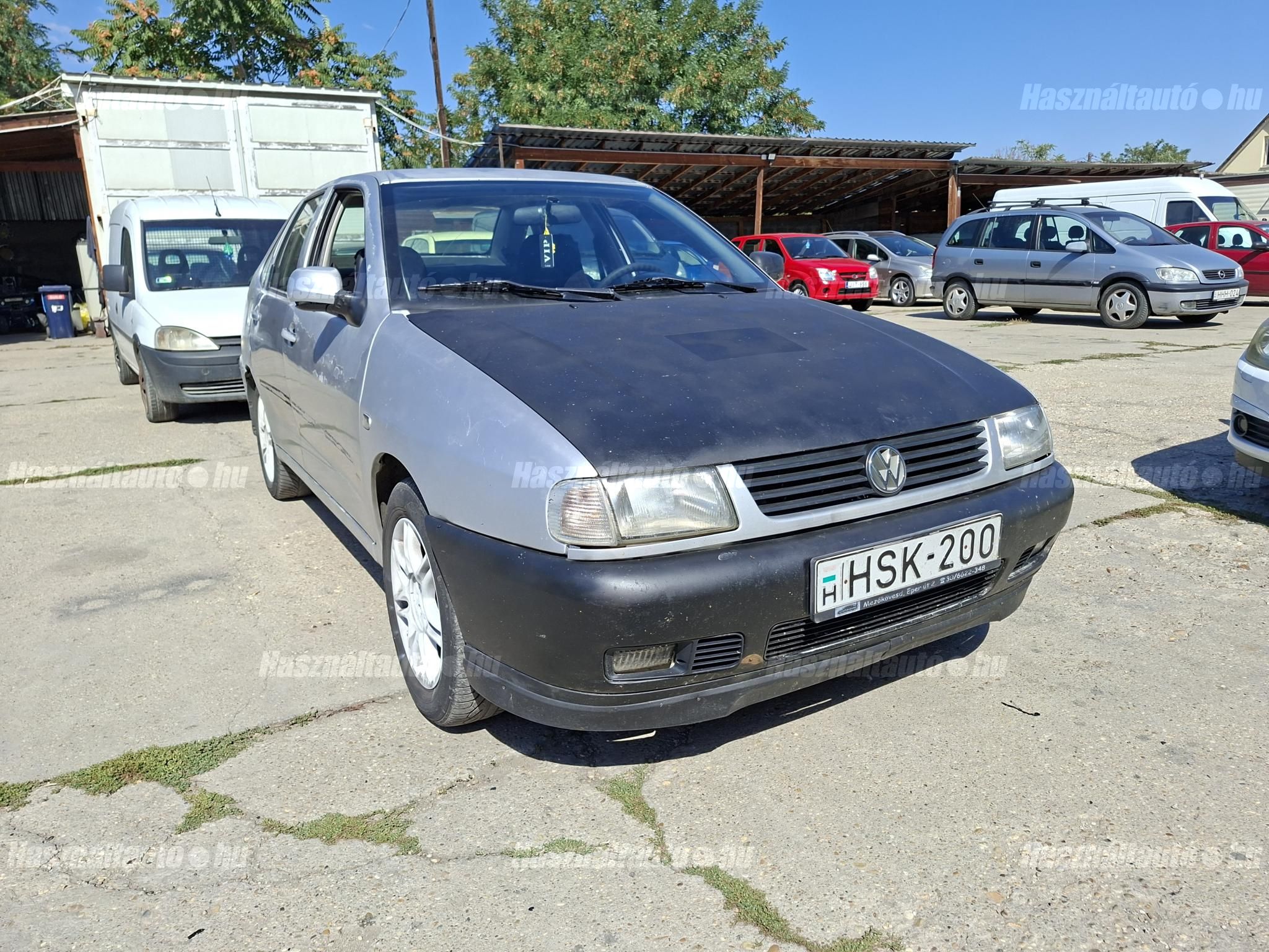 VOLKSWAGEN POLO 2001 - 1
