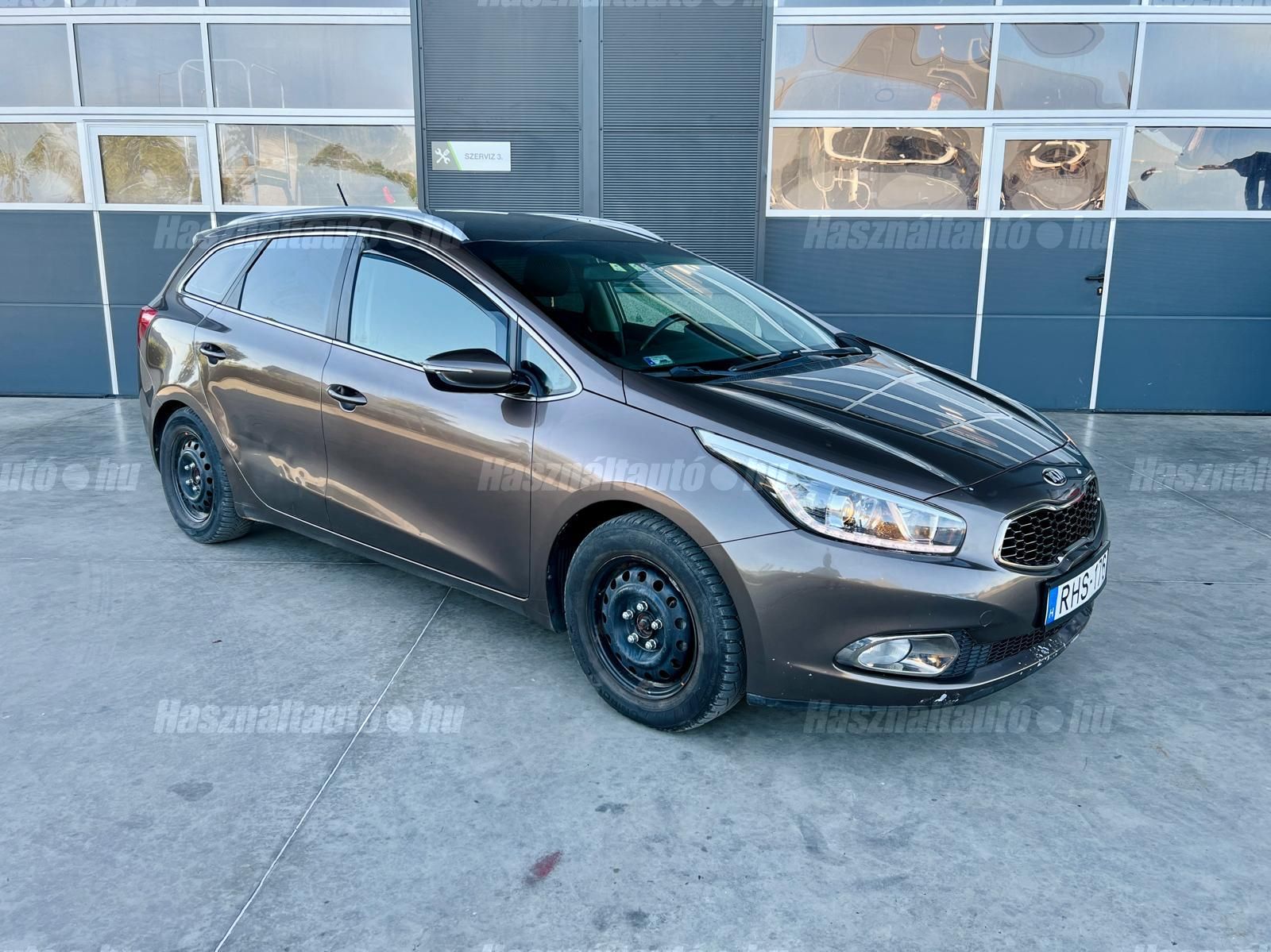 KIA CEE'D 2012/6 - 1