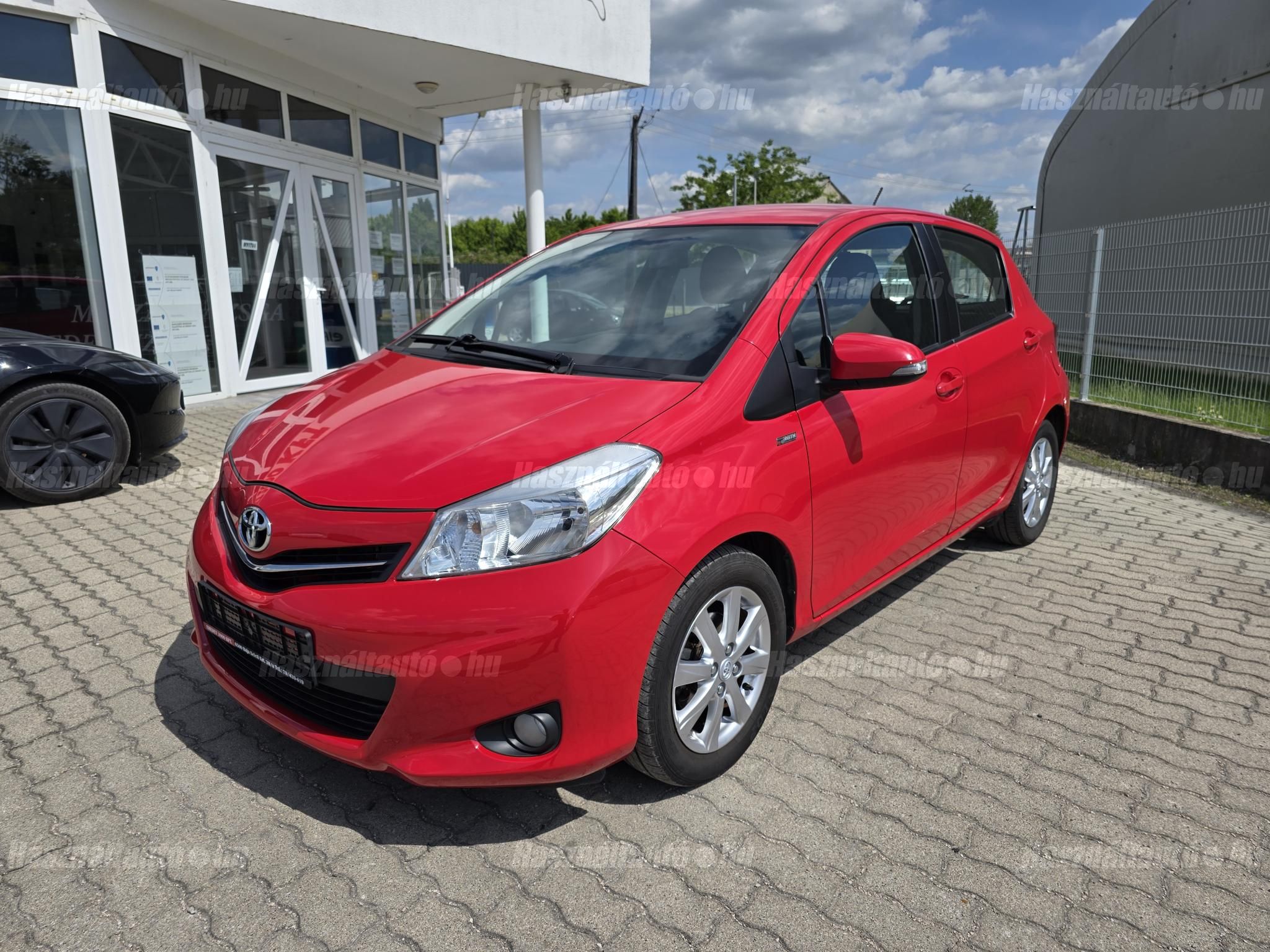 TOYOTA YARIS 2012/9 - 1