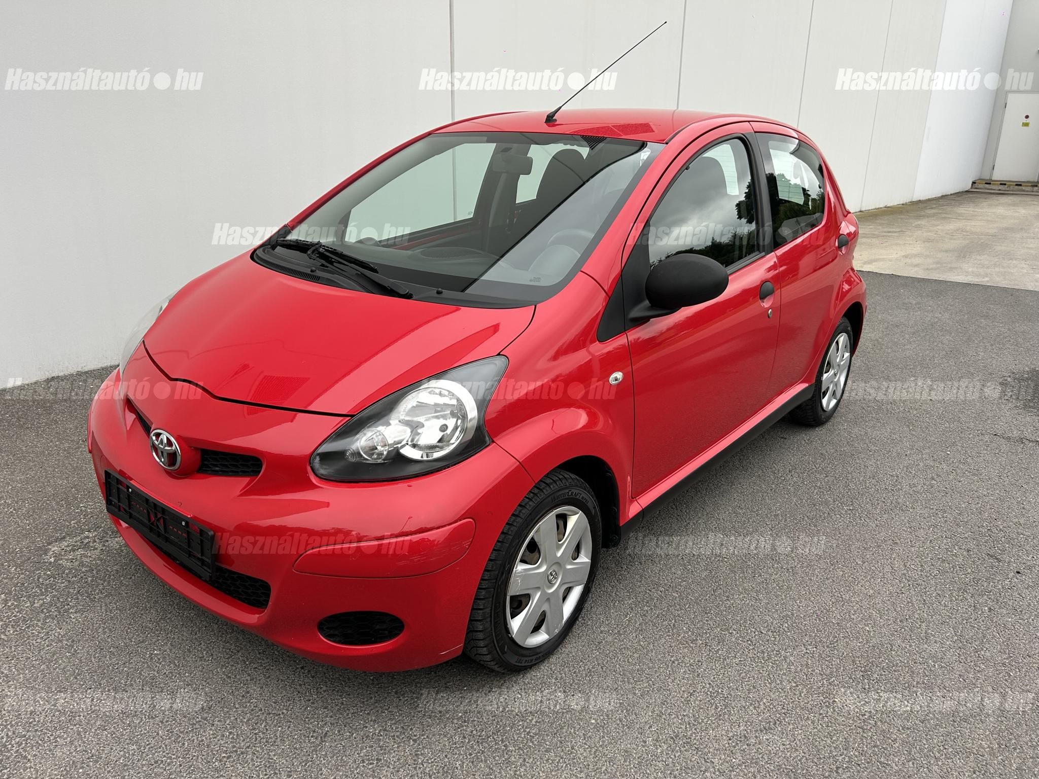 TOYOTA AYGO 2012/4 - 1