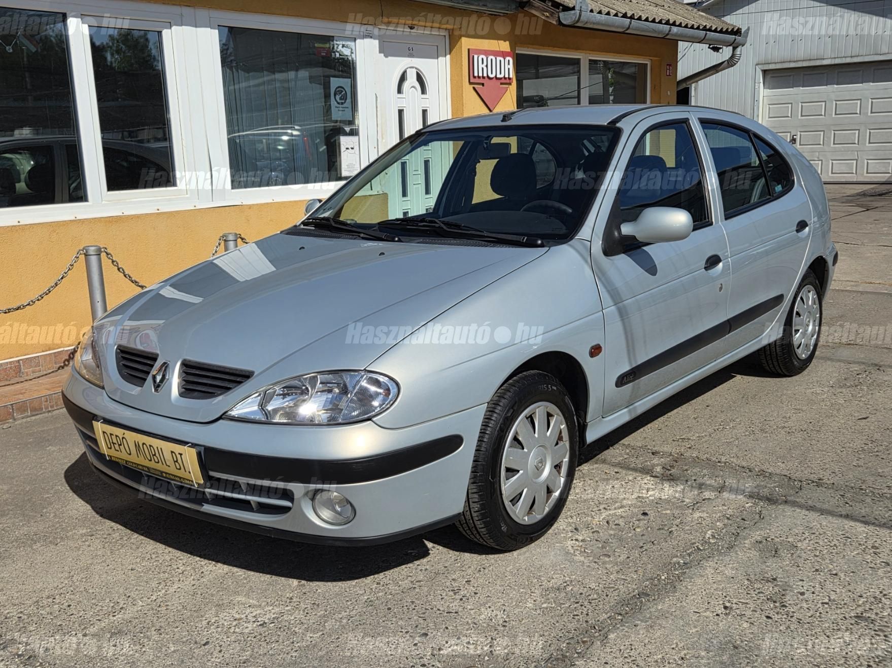 RENAULT MEGANE 2002/10 - 1