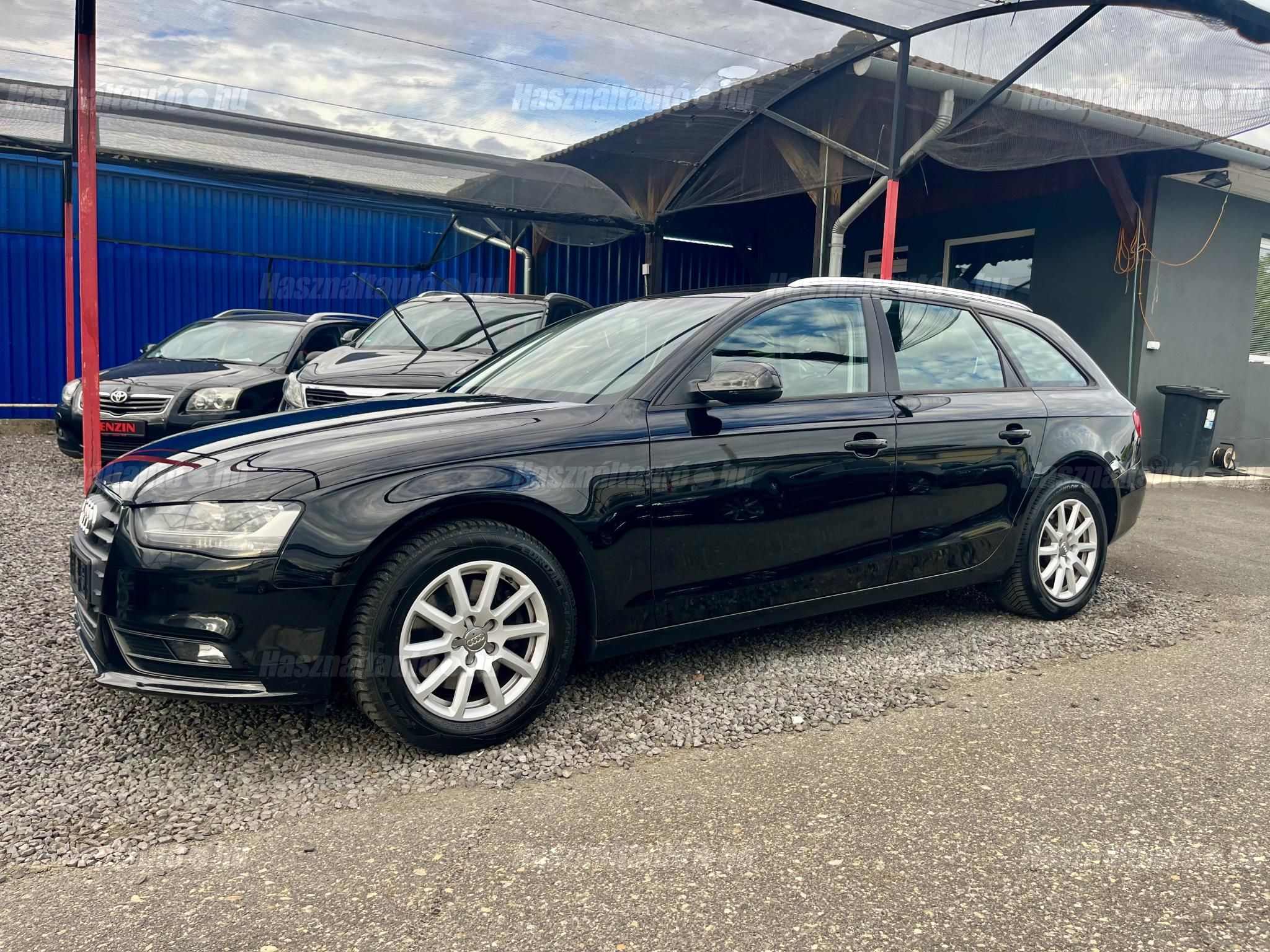 AUDI A4 2013 - 1