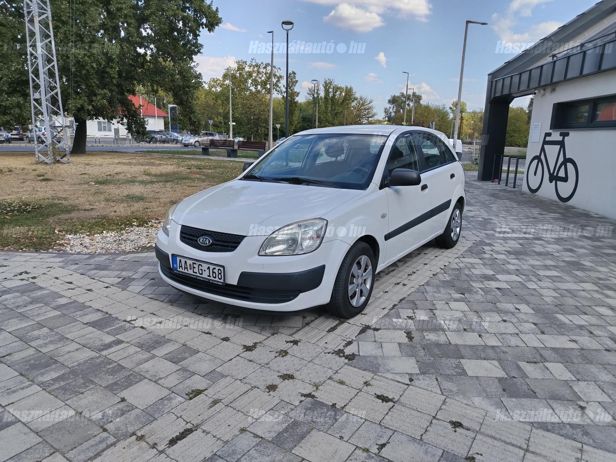 KIA RIO 2009 - 1