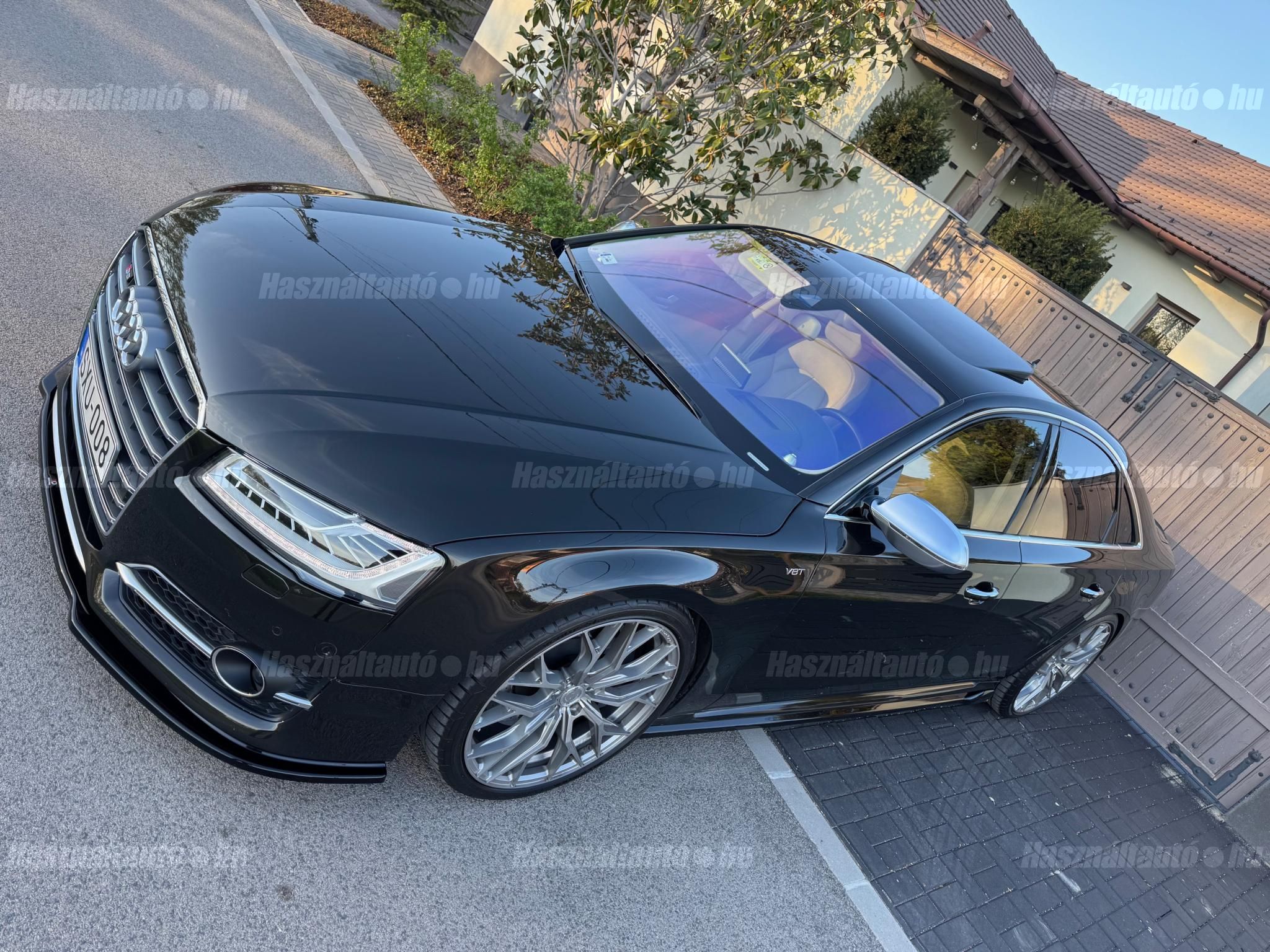 AUDI S8 2015/5 - 1