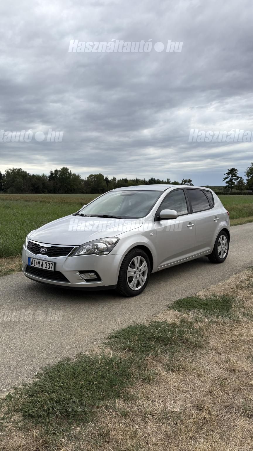 KIA CEE'D 2010/3 - 1