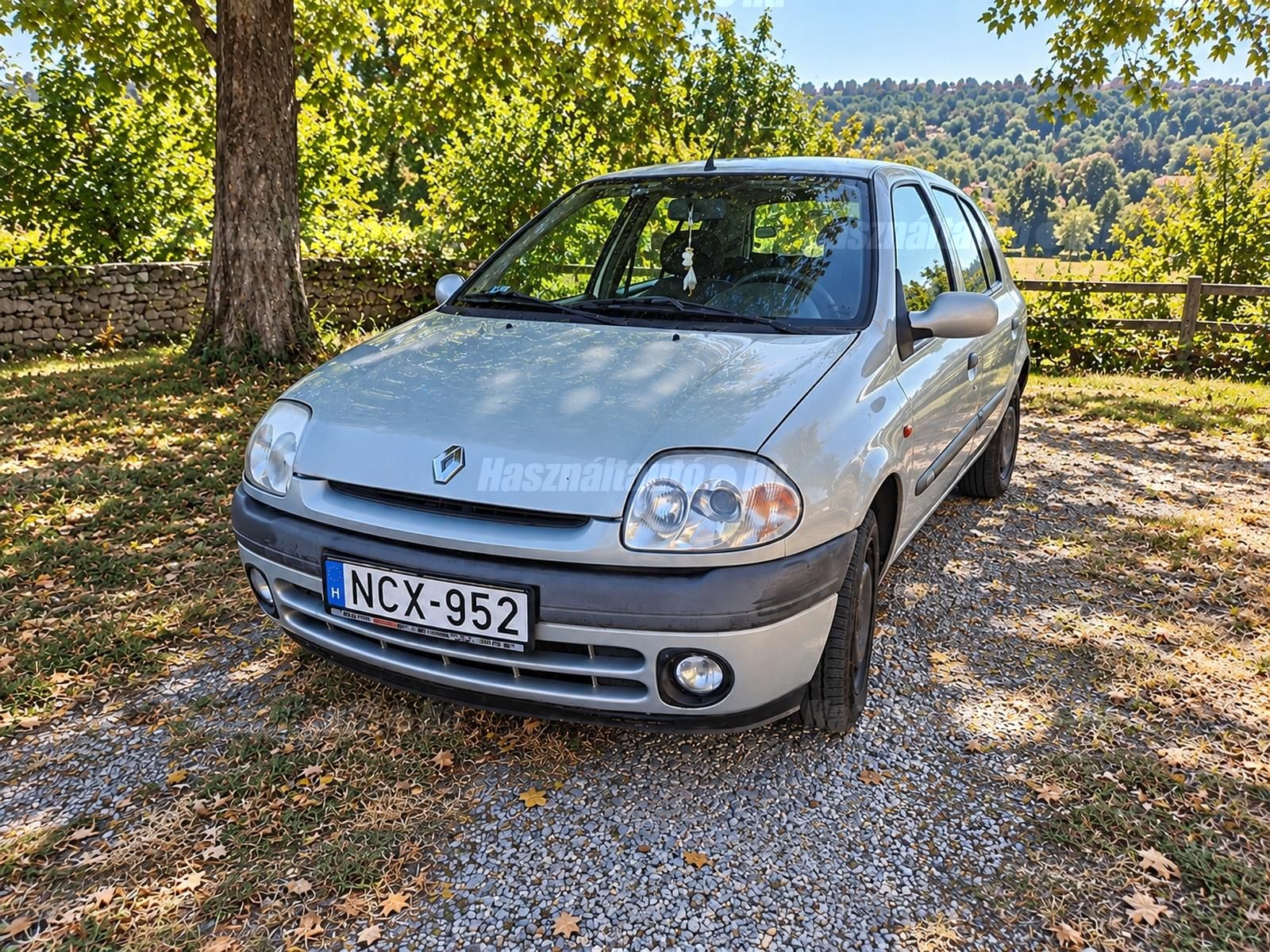 RENAULT CLIO 2001/1 - 1