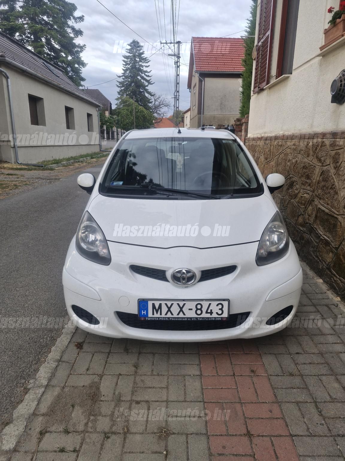 TOYOTA AYGO 2011/6 - 1