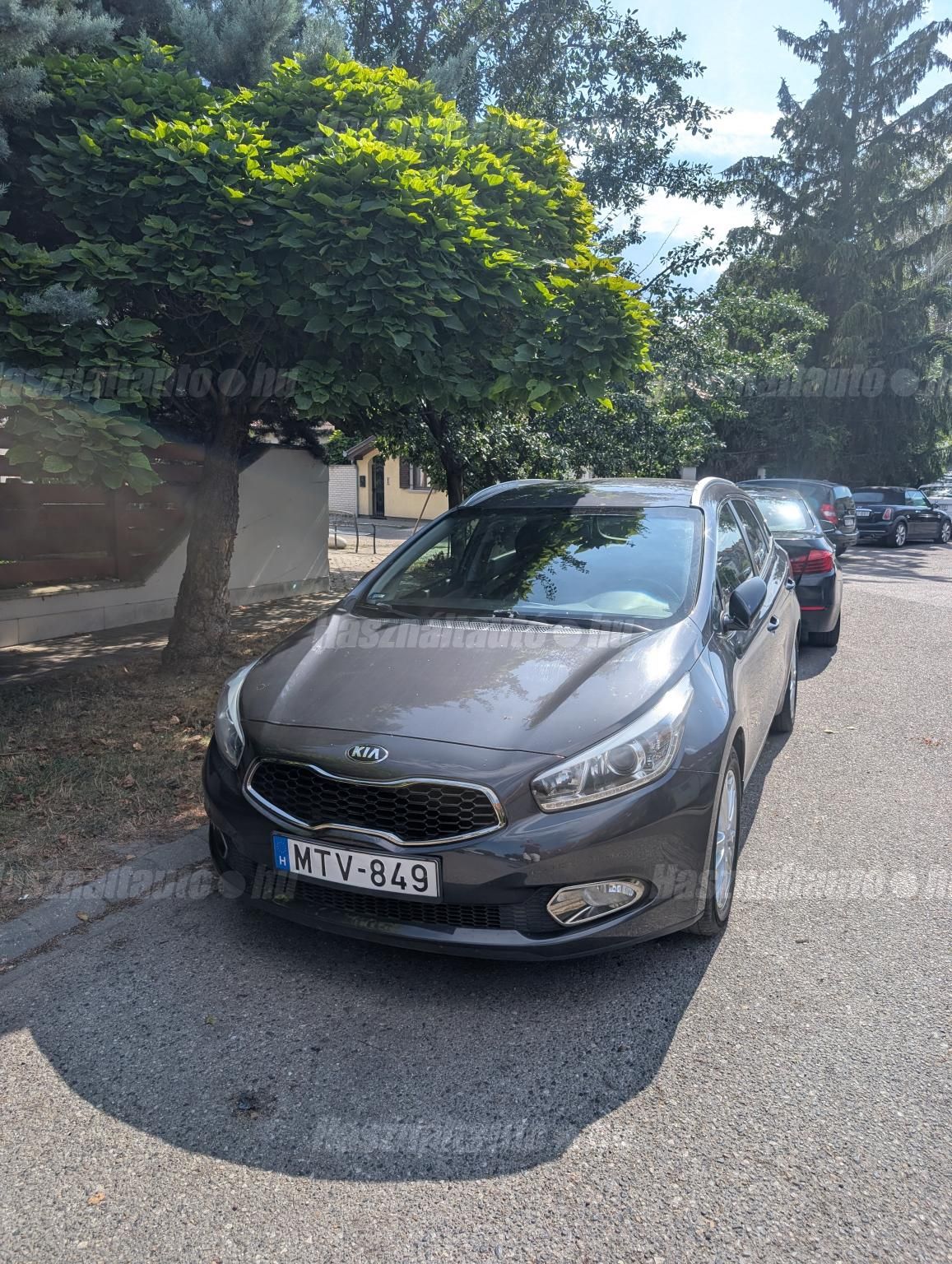 KIA CEE'D 2014/8 - 1