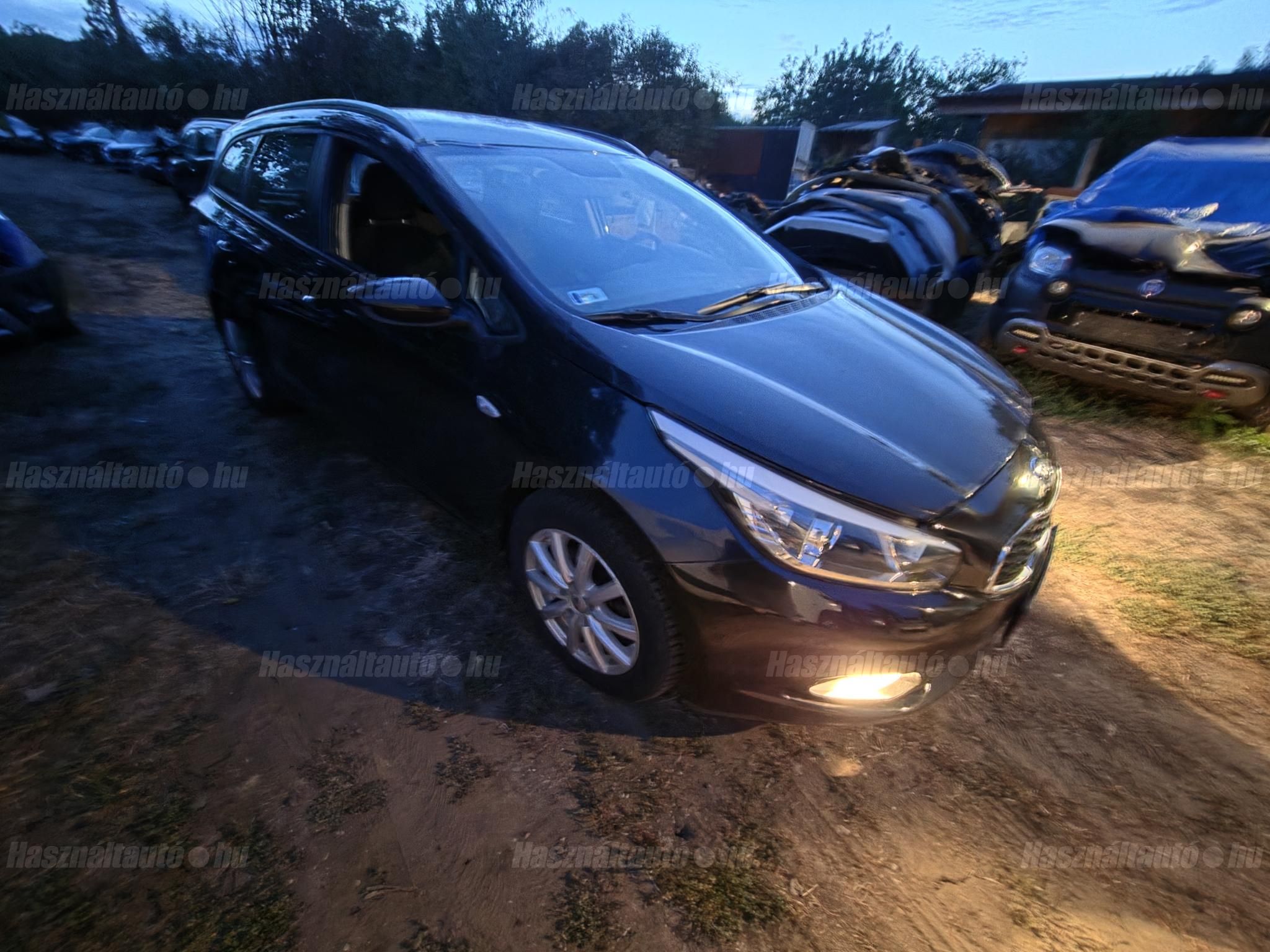 KIA CEE'D 2012/10 - 1
