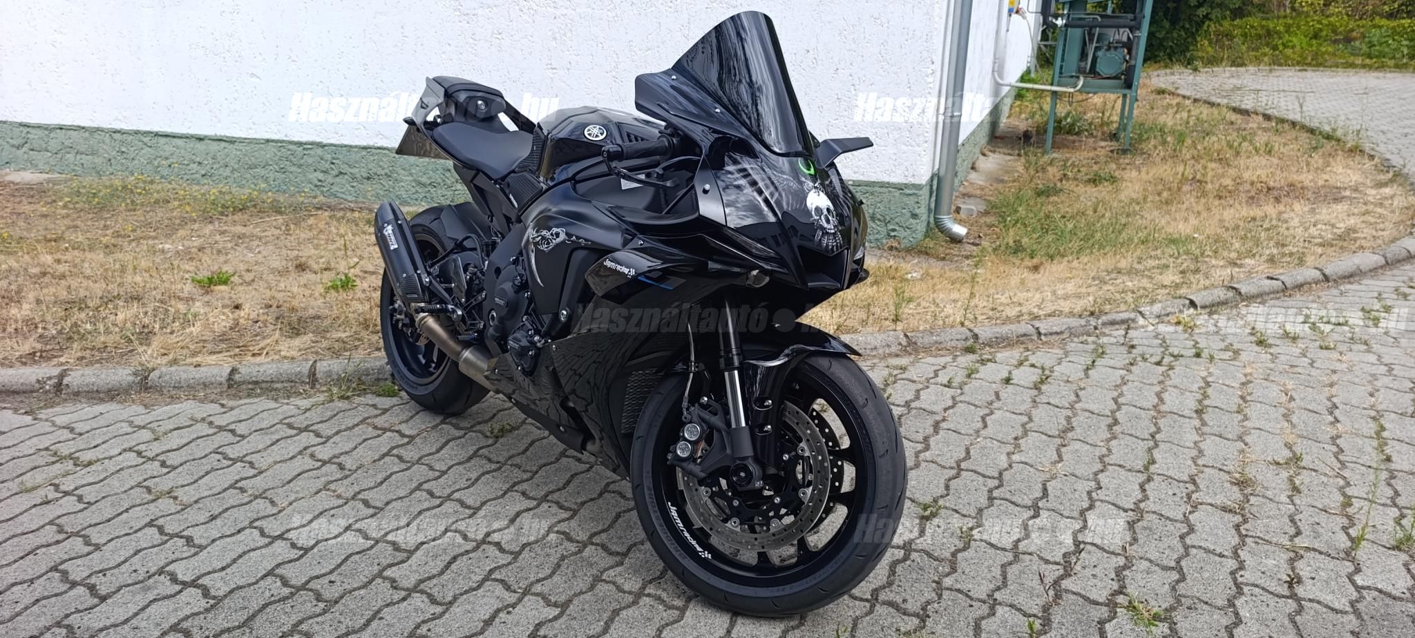 YAMAHA YZF R1 2023/9 - 1