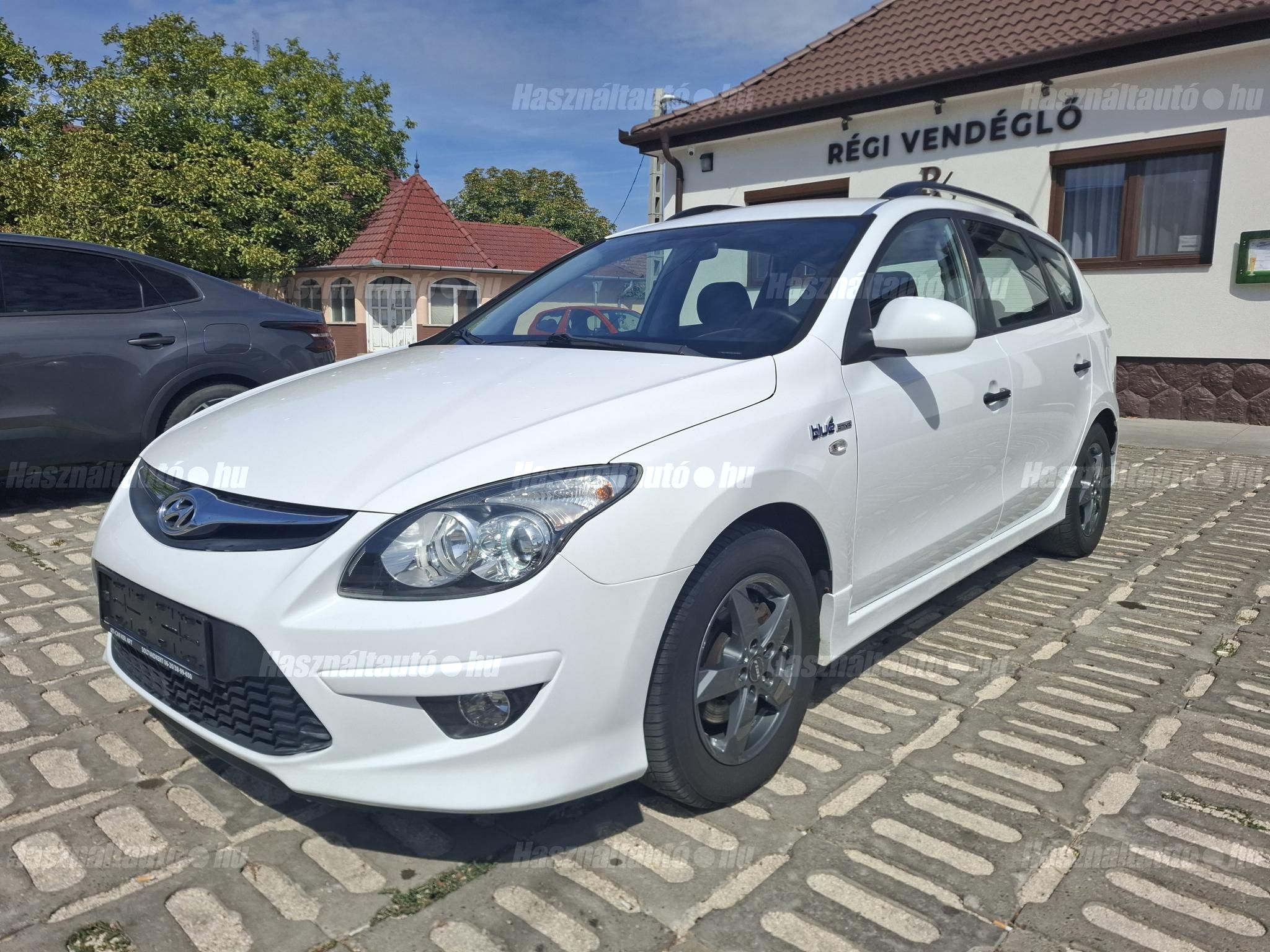 HYUNDAI I30 2010/7 - 1