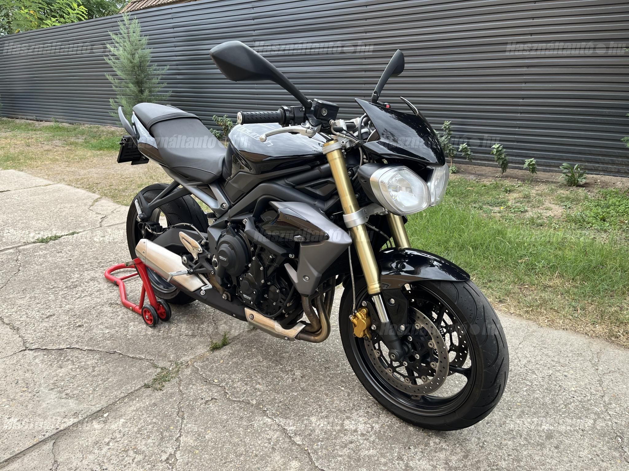 TRIUMPH STREET TRIPLE 675 2014/6 - 1