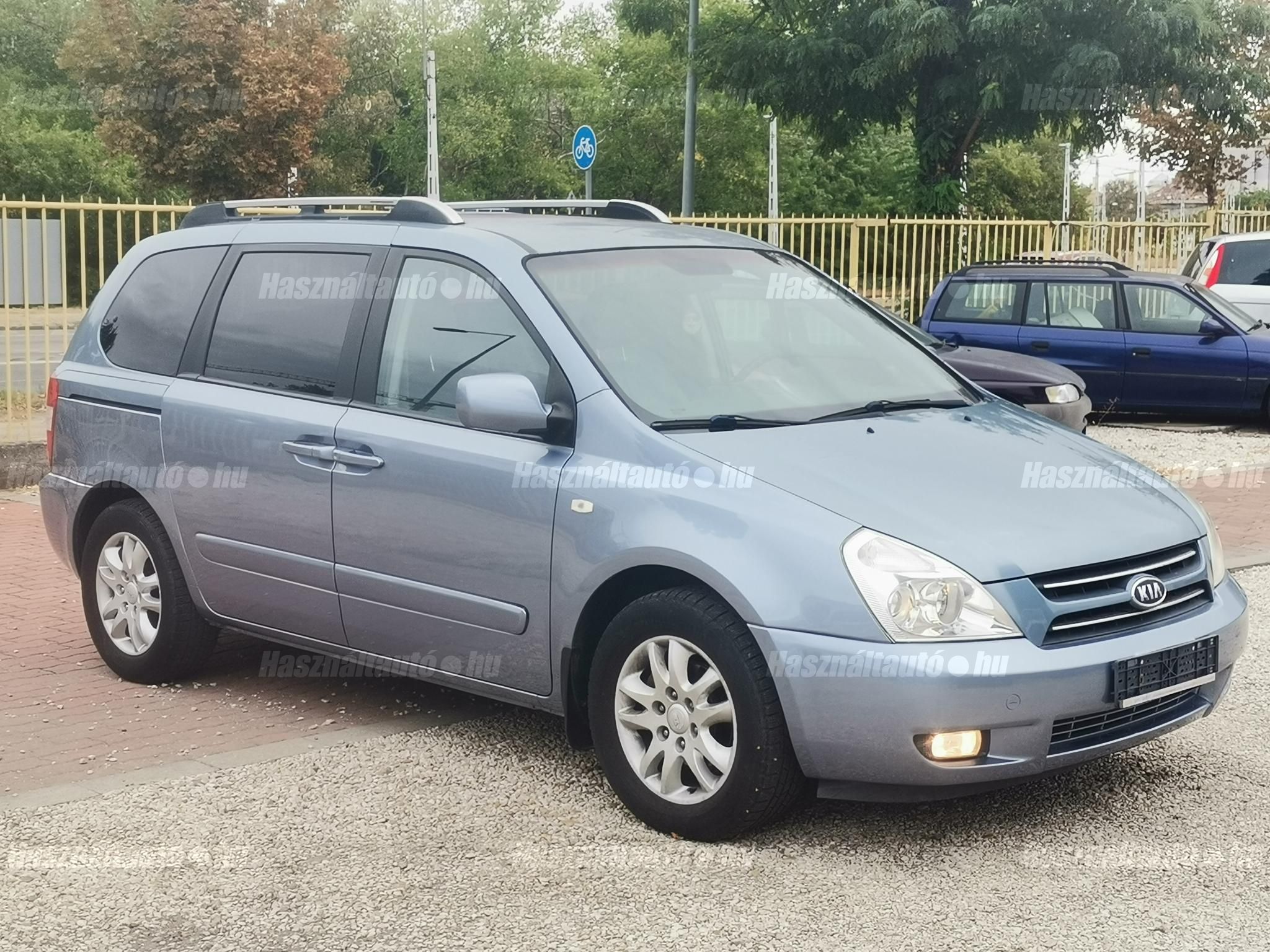 KIA CARNIVAL 2010/4 - 1