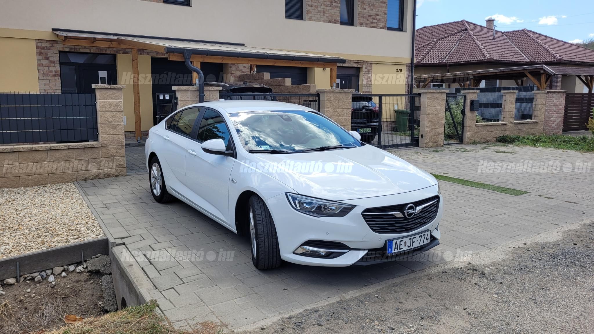 OPEL INSIGNIA 2018/8 - 1