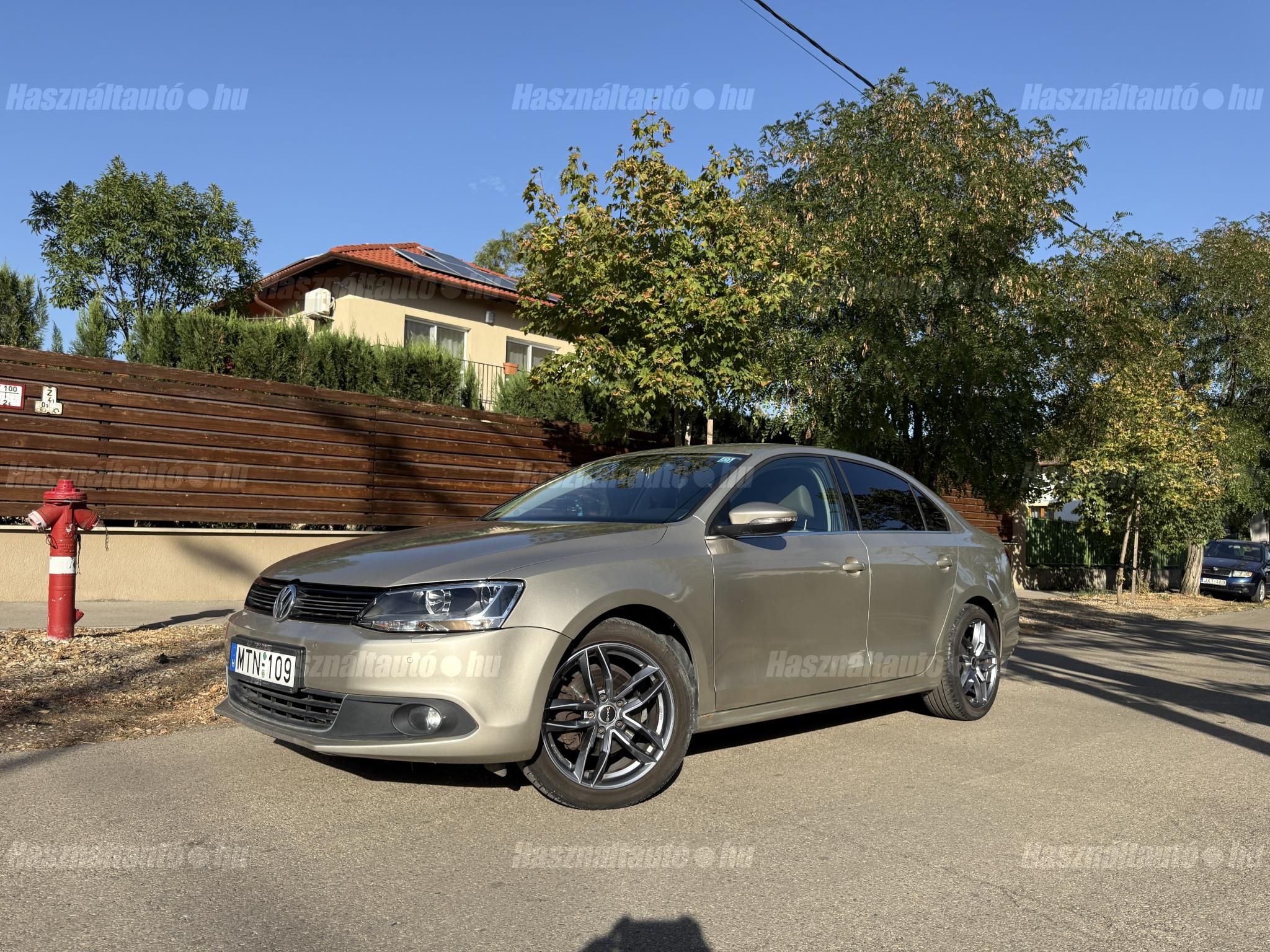 VOLKSWAGEN JETTA 2014/6 - 1